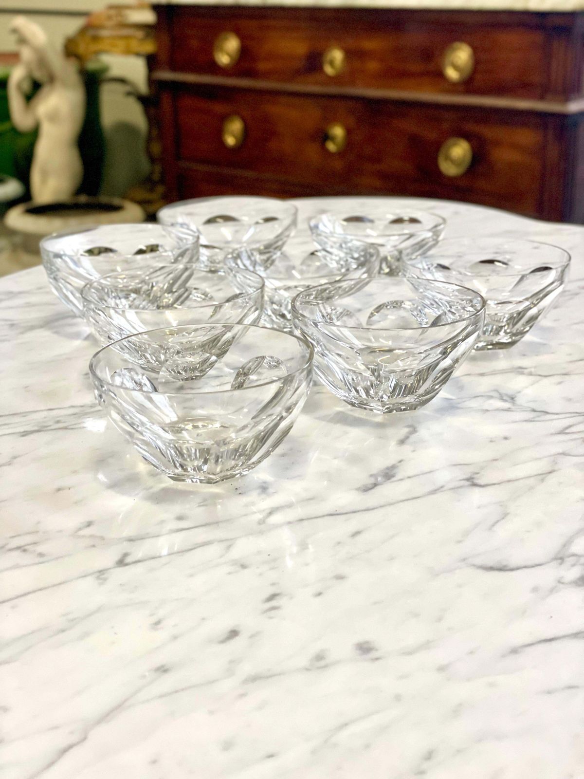 Set Of 8 Hand Cut Vintage Crystal Bowls By Baccarat, France 20th Century photo vinterior