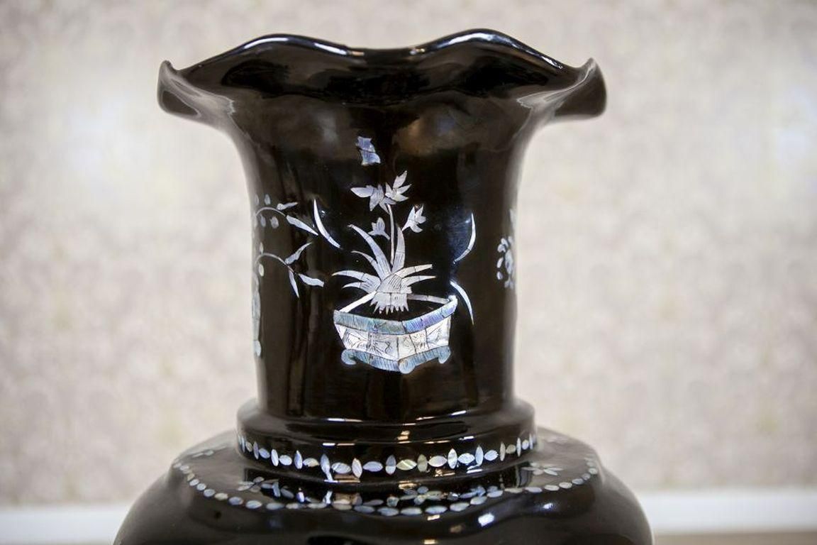 Large Chinese Lacquer Vase From The 1960s 1970s With Mother Of Pearl Inlays photo Home Decor