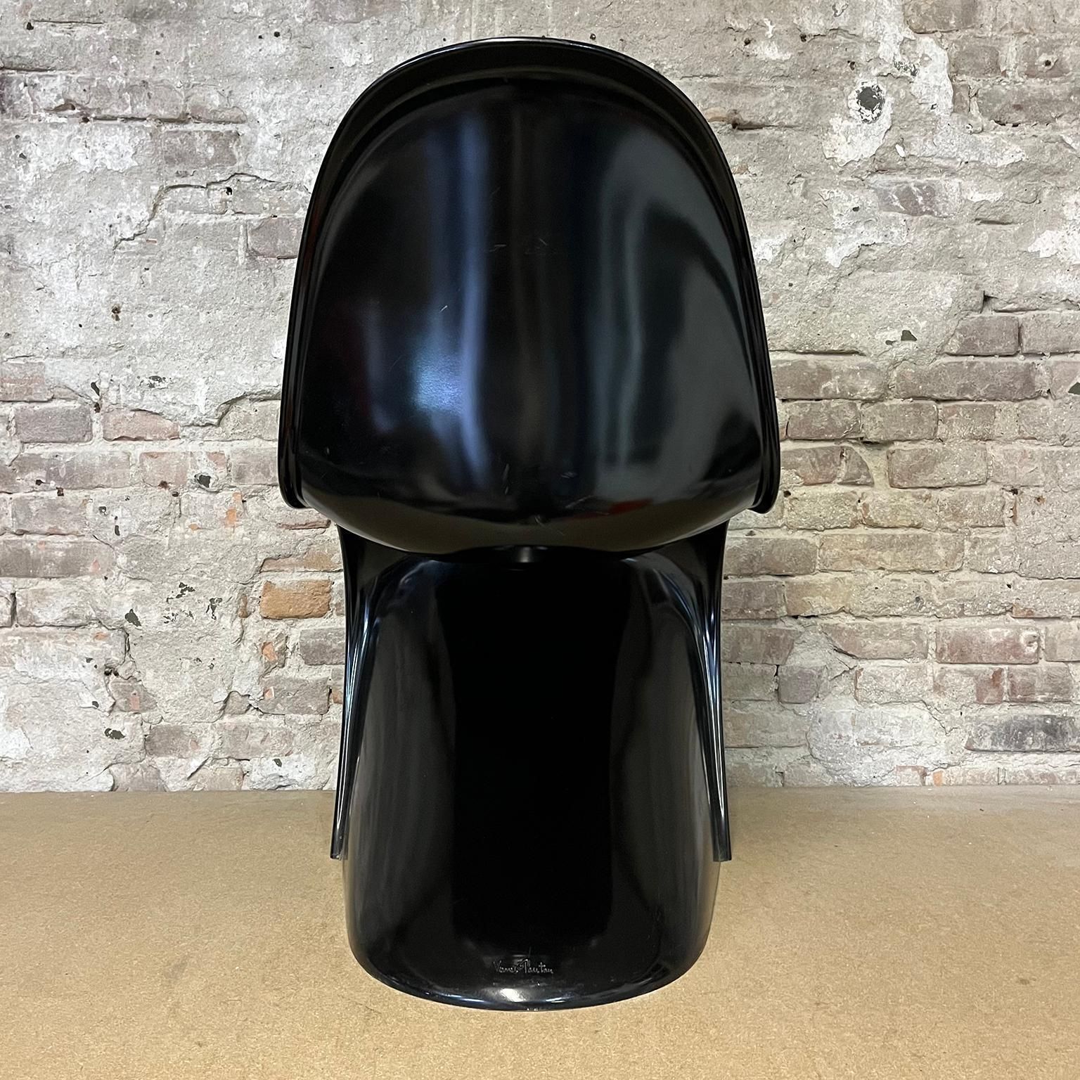 Verner Panton, Orginal Heavy Fibreglass Black Stacking Chair By Vitra photo Furniture