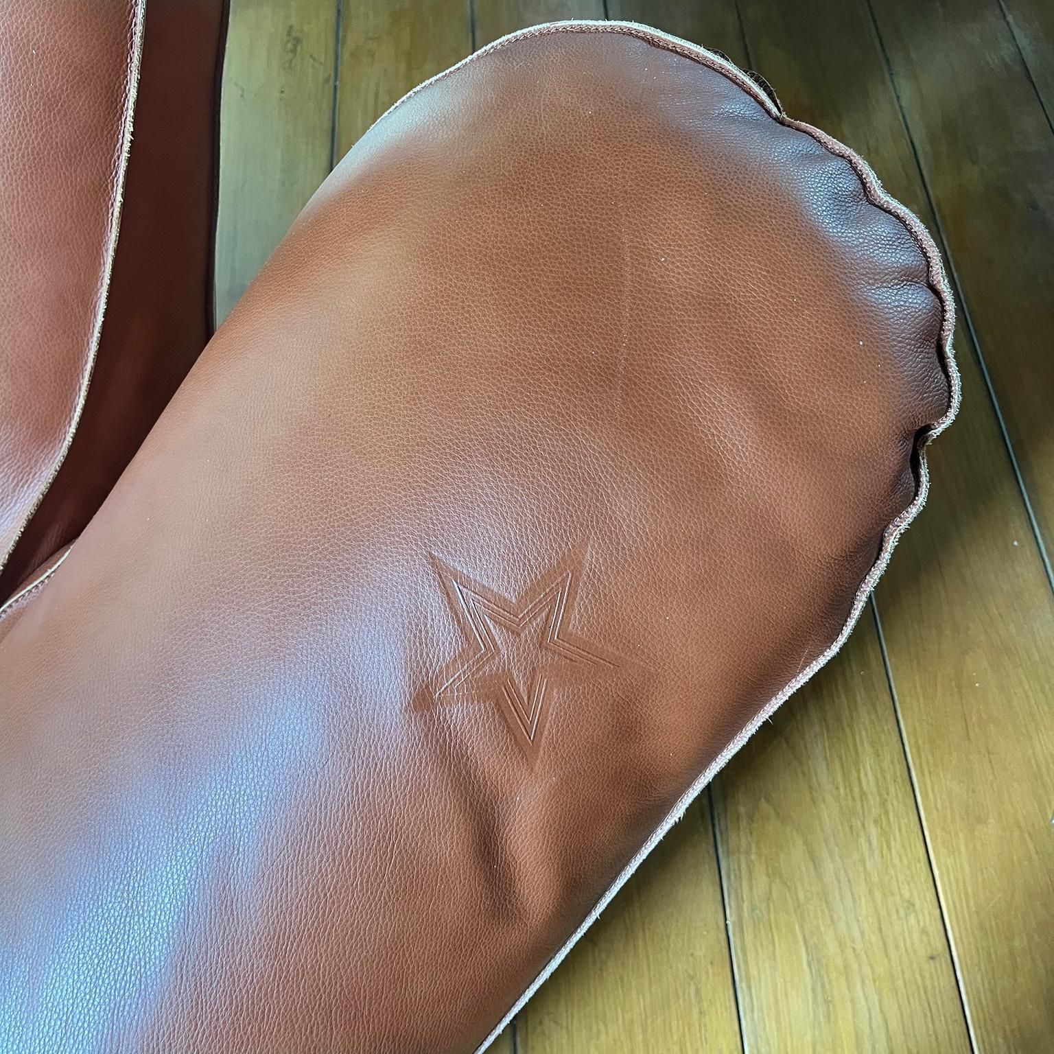photo furniture Glove Armchair Joe For Poltronova, 1970