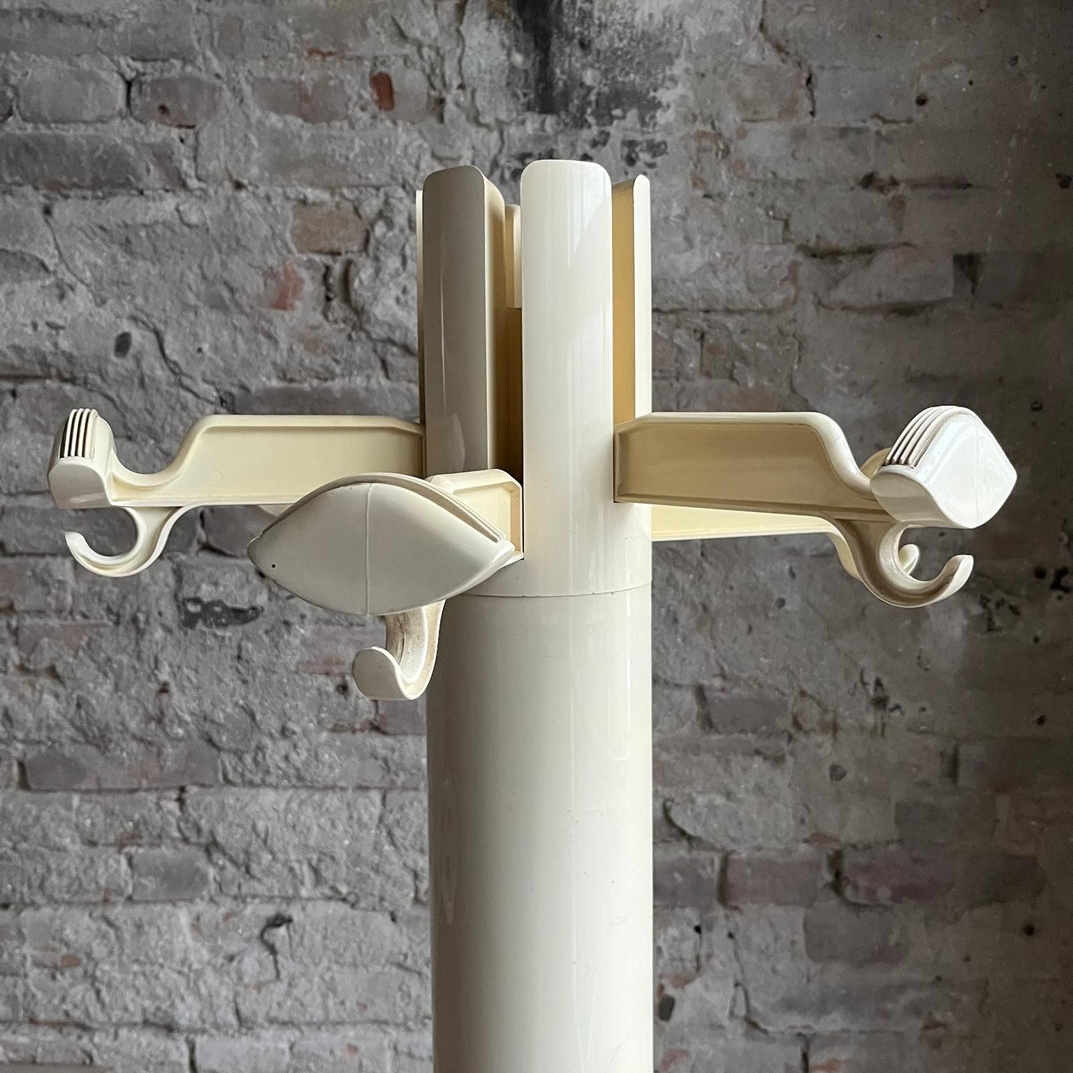 Planta, Coatrack In Light Beige By Piretti photo furniture
