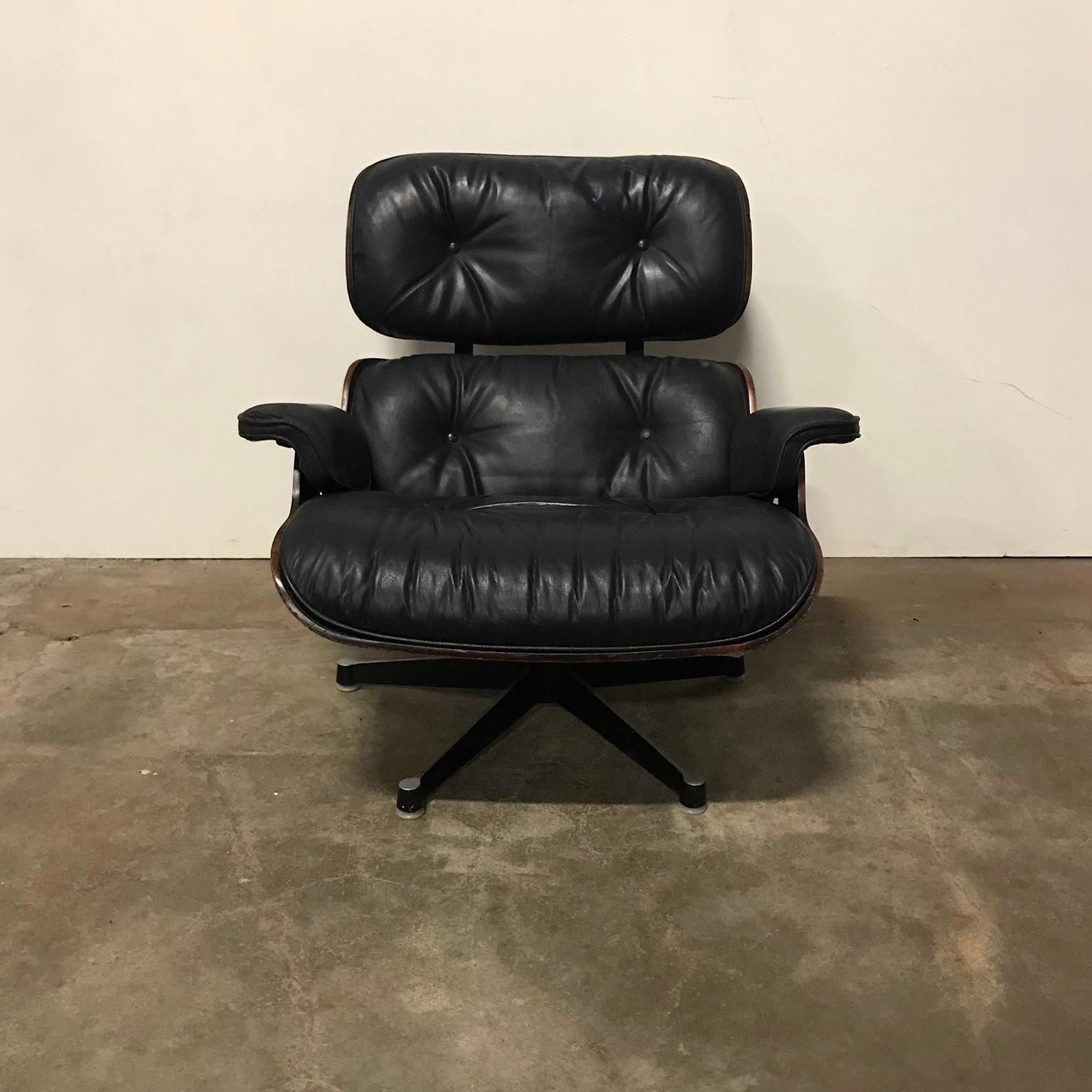 1956, Ray & Charles Eames Lounge Chair, Rare First Edition 1956 In Black Leather photo vinterior