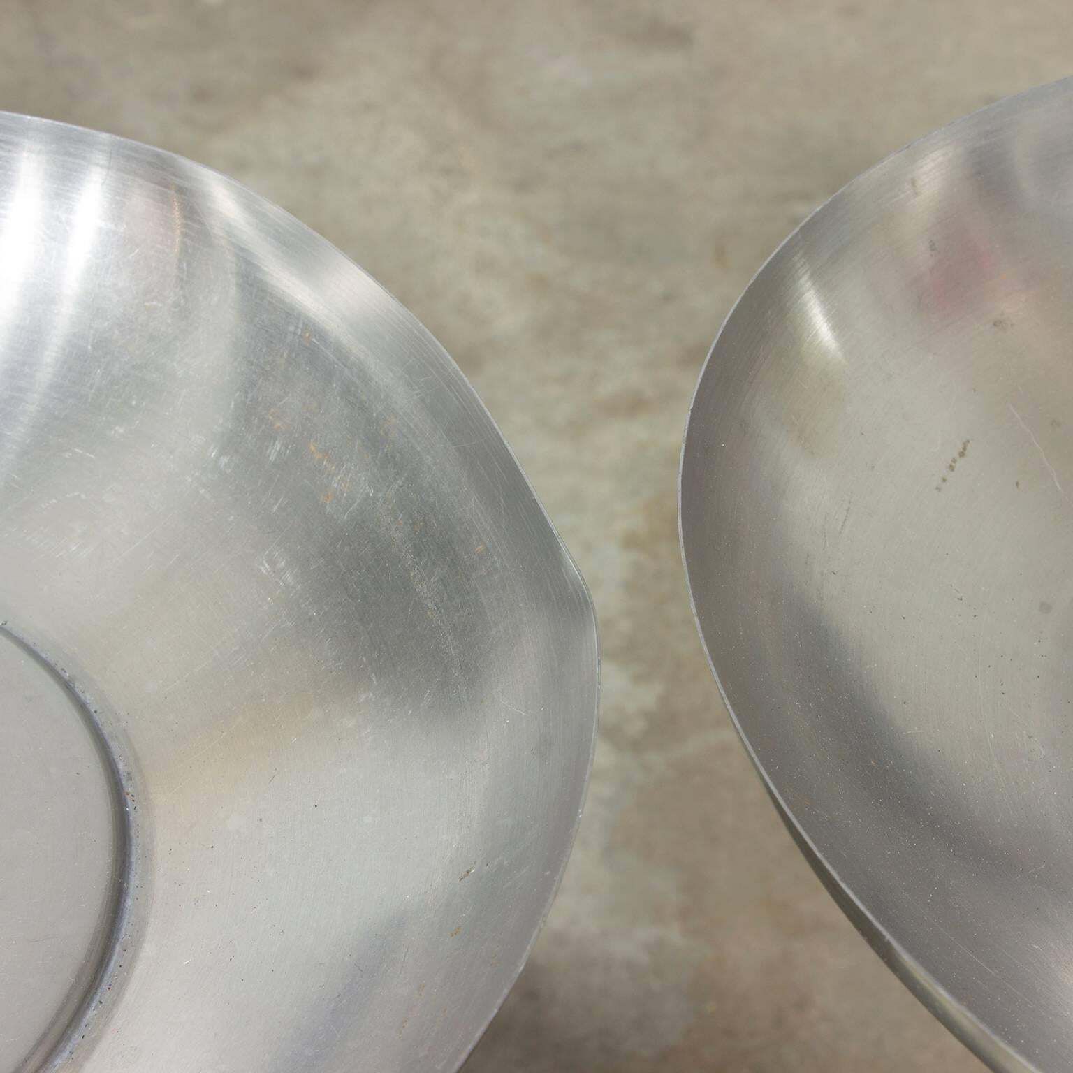 photo furniture 1960, Eero Saarinen For Knoll International, Set Of Seven White Tulip Ashtrays
