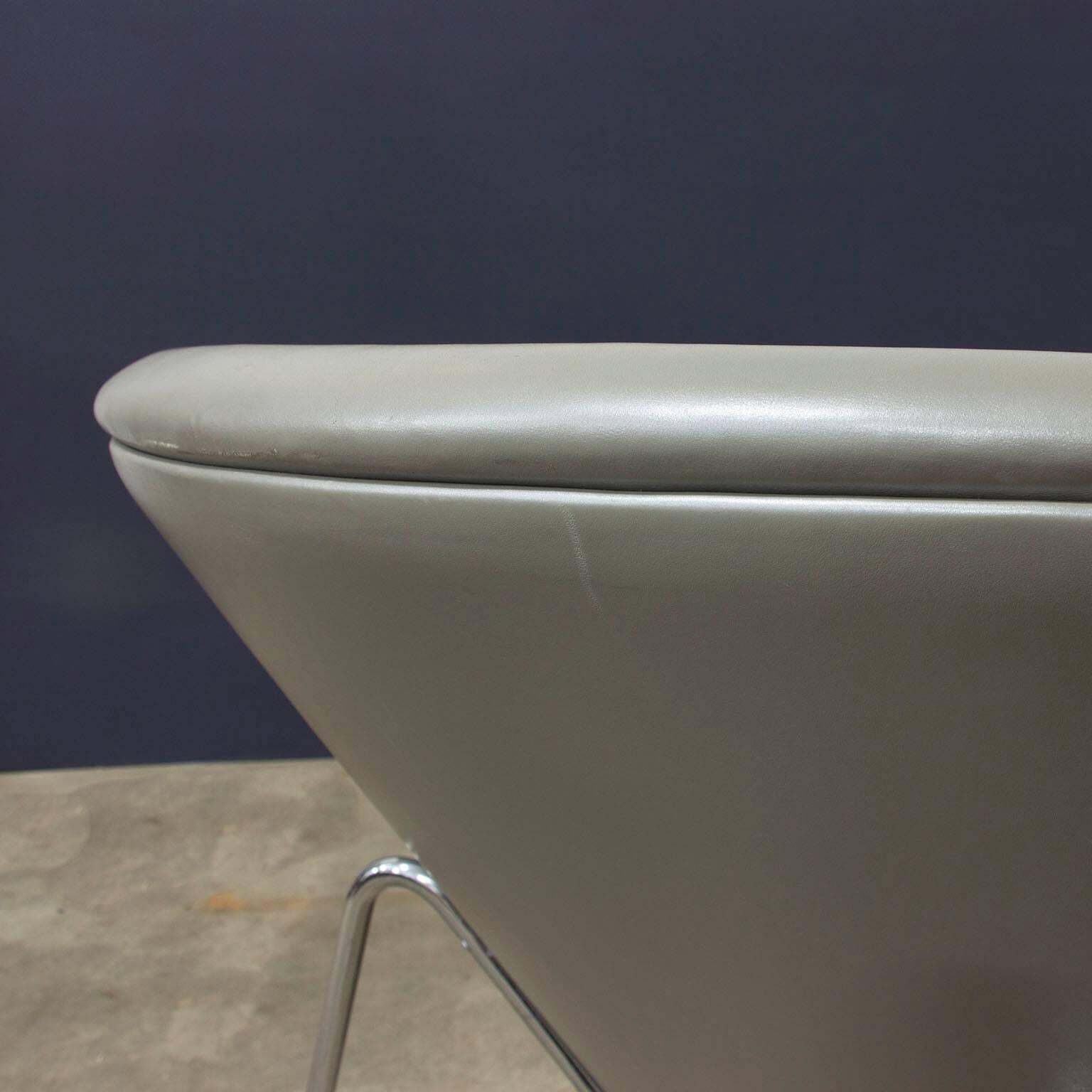 1960, Pierre Paulin, Original 1st Fabric Silver Grey Leather Slice Chair photo vintage