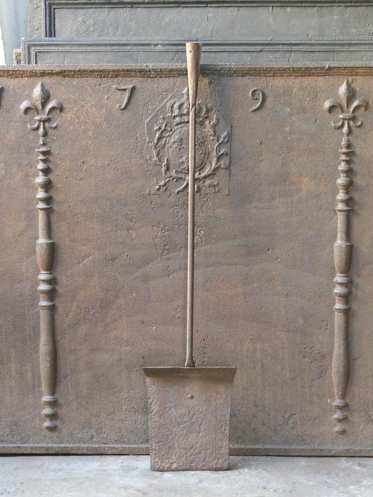 Large Early 19th Century French Fireplace Shovel Or Fire Shovel photo furniture