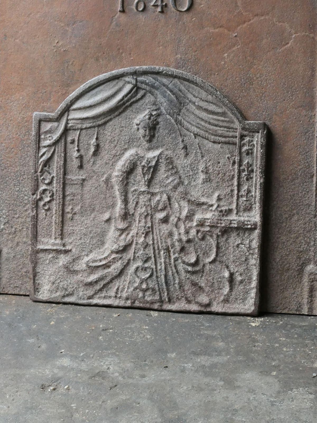 19th Century French 'Marie Leszczyńska' Fireback photo Home Fixtures