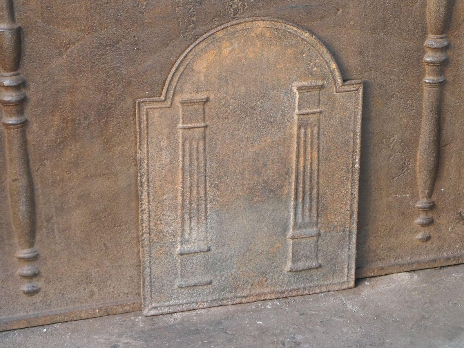 French Neoclassical Period 'Pillars Of Freedom' Fireback / Backsplash photo vinterior