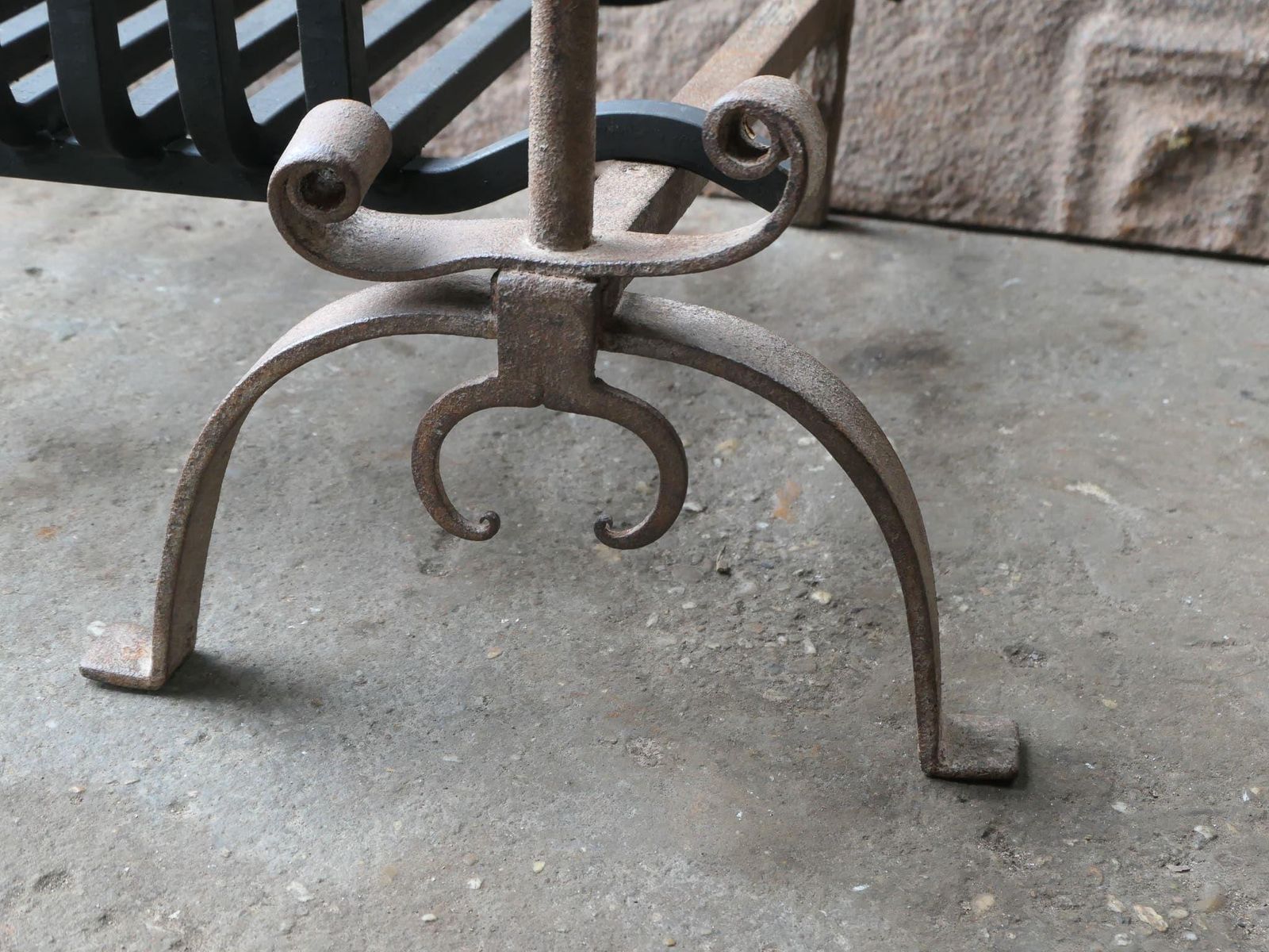 French Victorian Period Fire Grate, Fireplace Grate, 19th Century photo vinterior