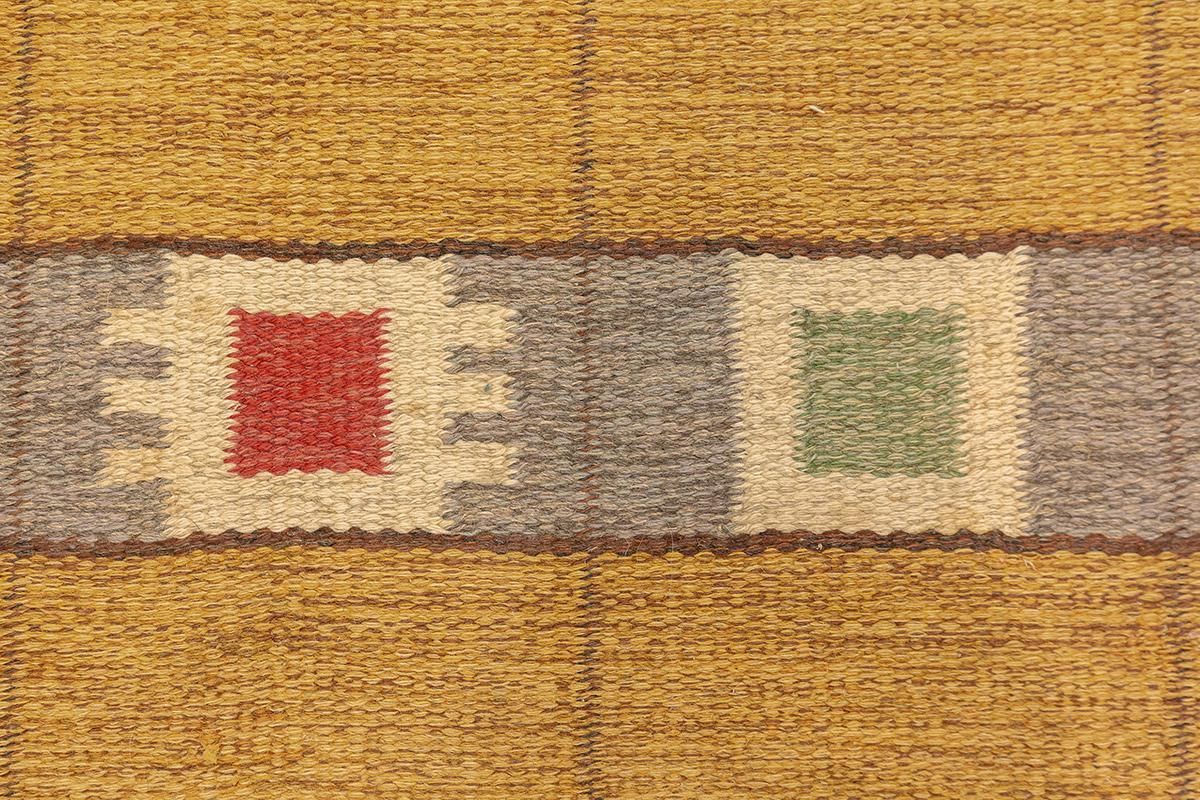 Scandinavian Rug Golden Color photo furniture