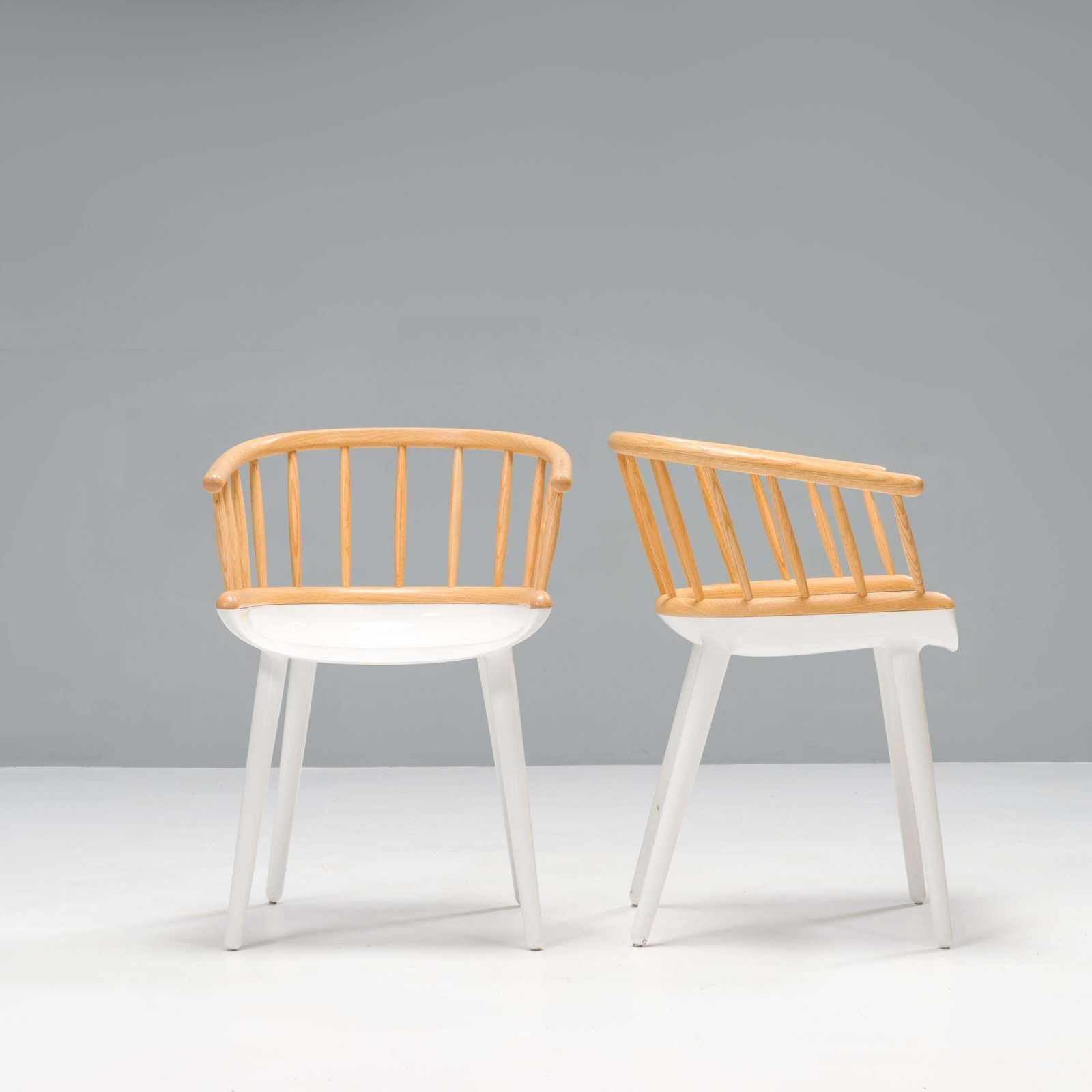 photo vinterior Magis White & Natural Ash Cyborg Stick Dining Chair