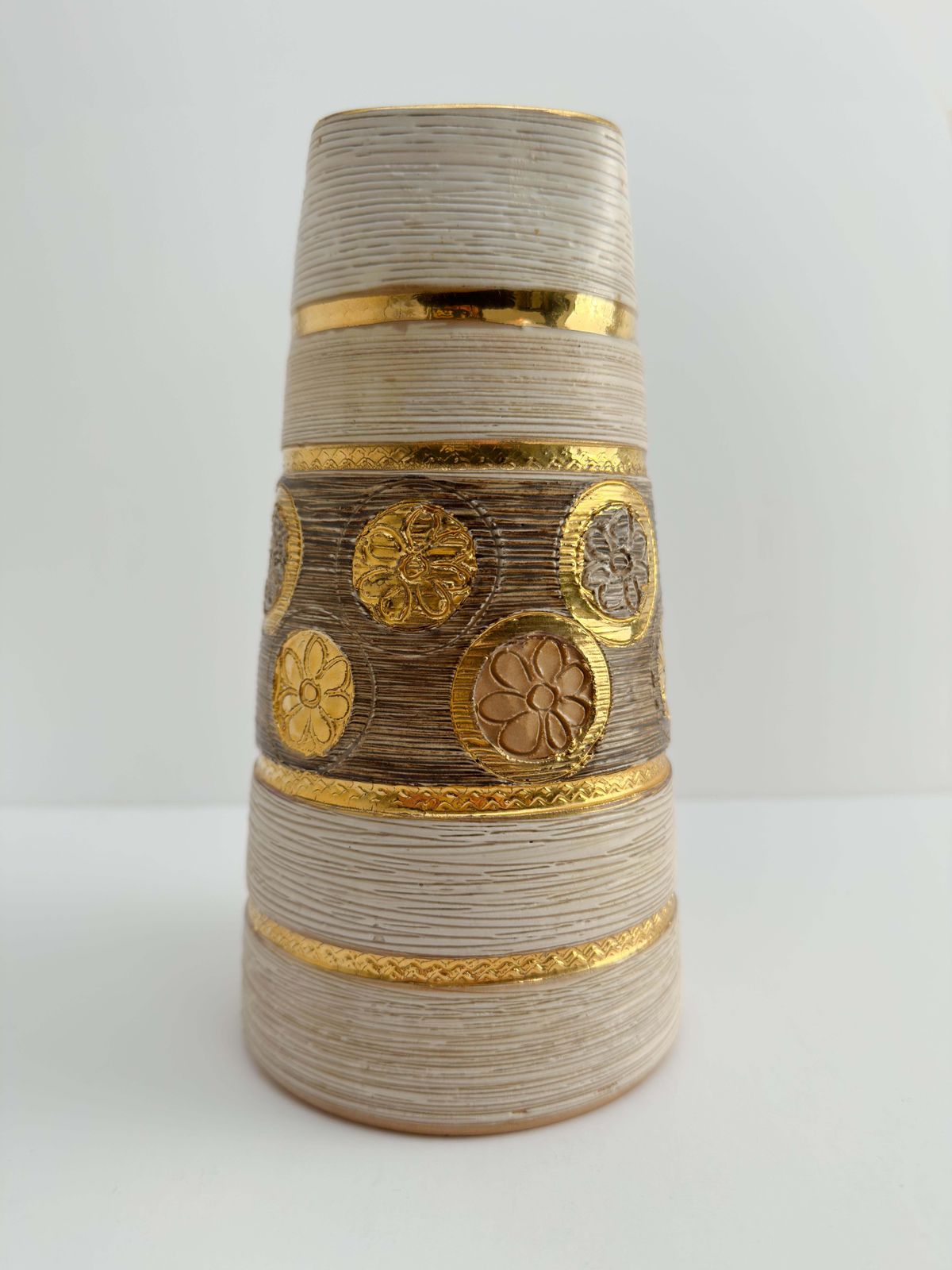 Italian Mid Century Sgraffito Vase By Fratelli Fanciullacci For Elbee photo for sale