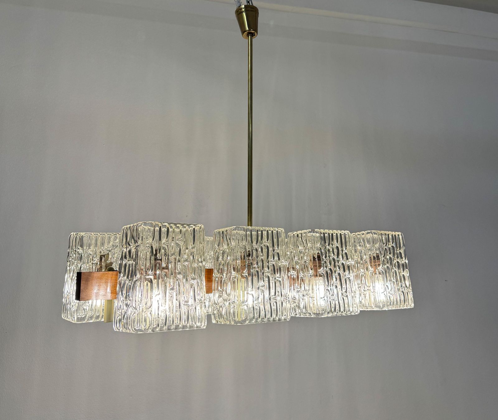 photo vintage Austrian Walnut/Brass Chandelier With Pressed Glass Shades By Rupert Nikoll
