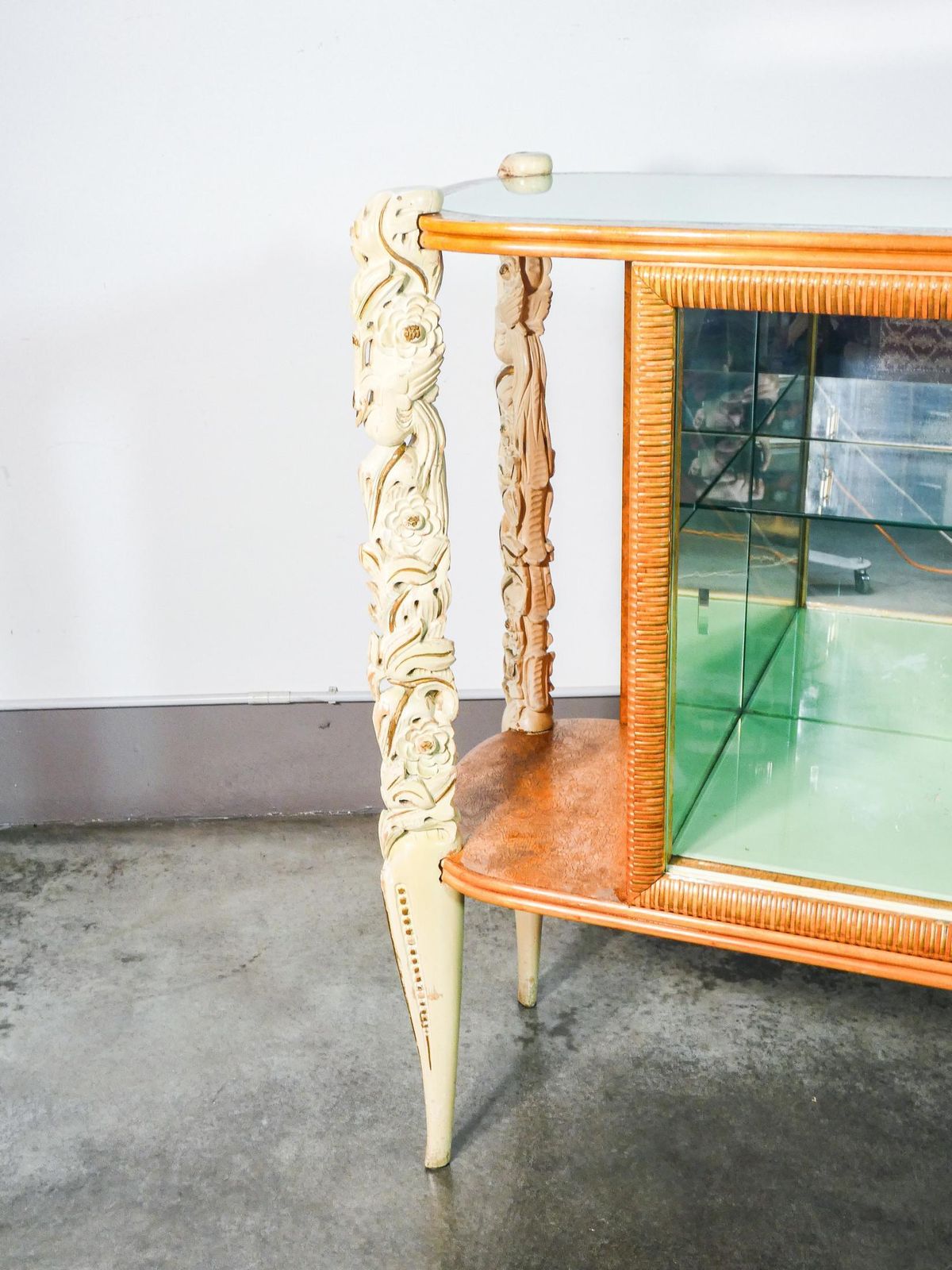 Sideboard, Display Case La Permanente Mobili Cantù, Carved Wooden Legs. 1940s photo vinterior