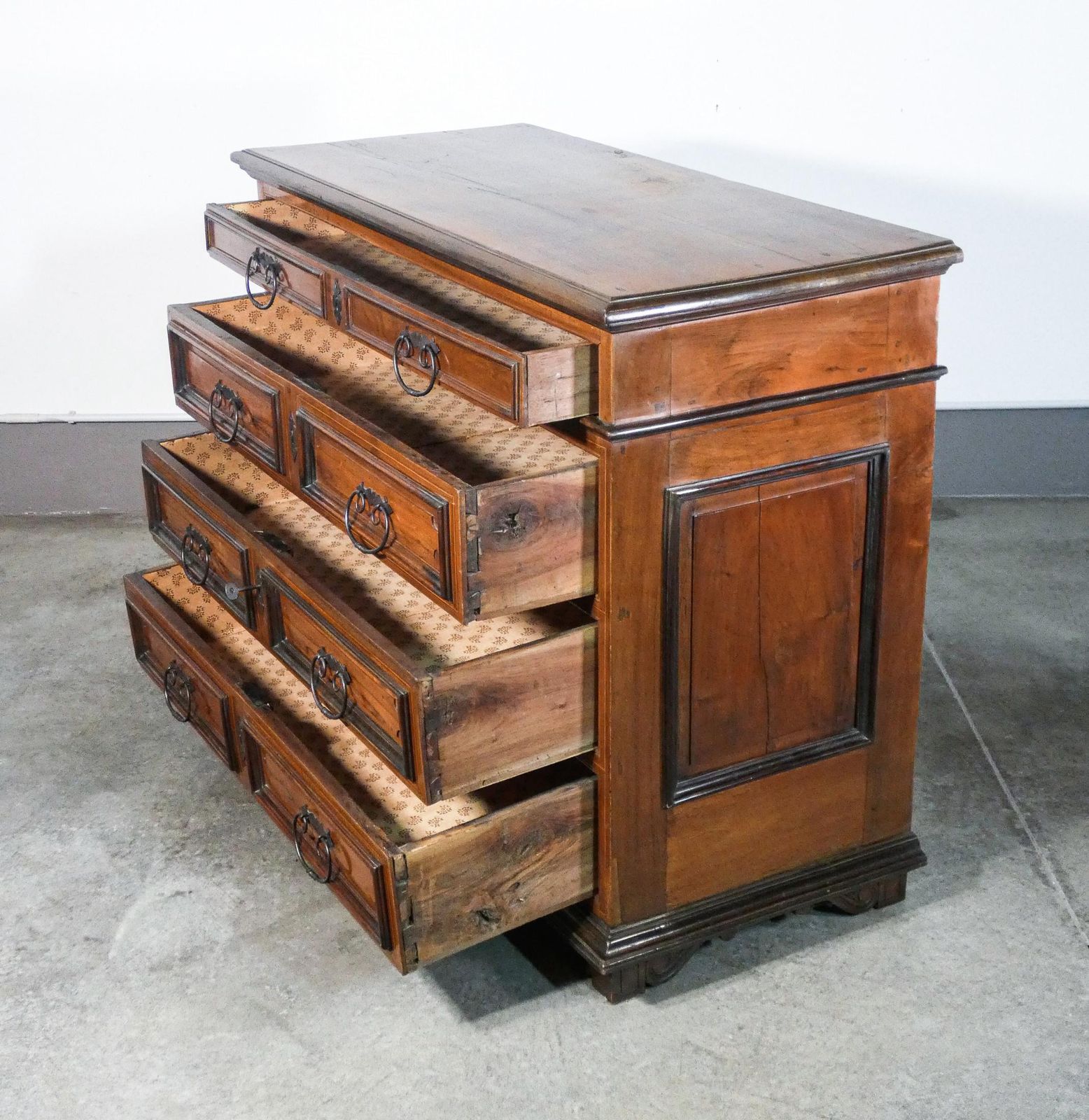 Louis XIV Chest Of Drawers In Walnut And Briar, 1700 photo vintage