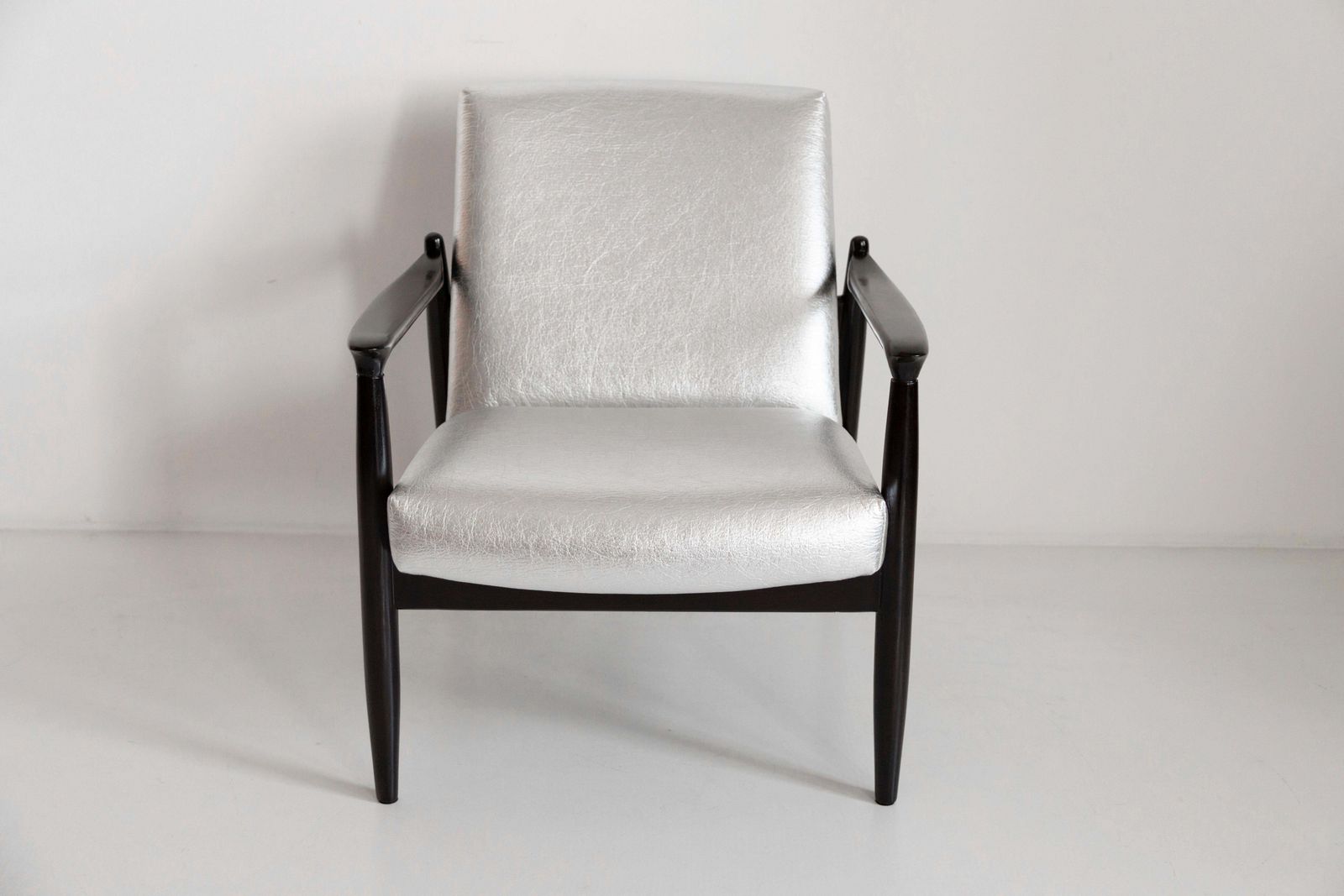 photo vinterior Mid Century Metallic Silver Pineapple Leather Gfm 64 Fauteuil, Homa, Europa, Jaren 1960