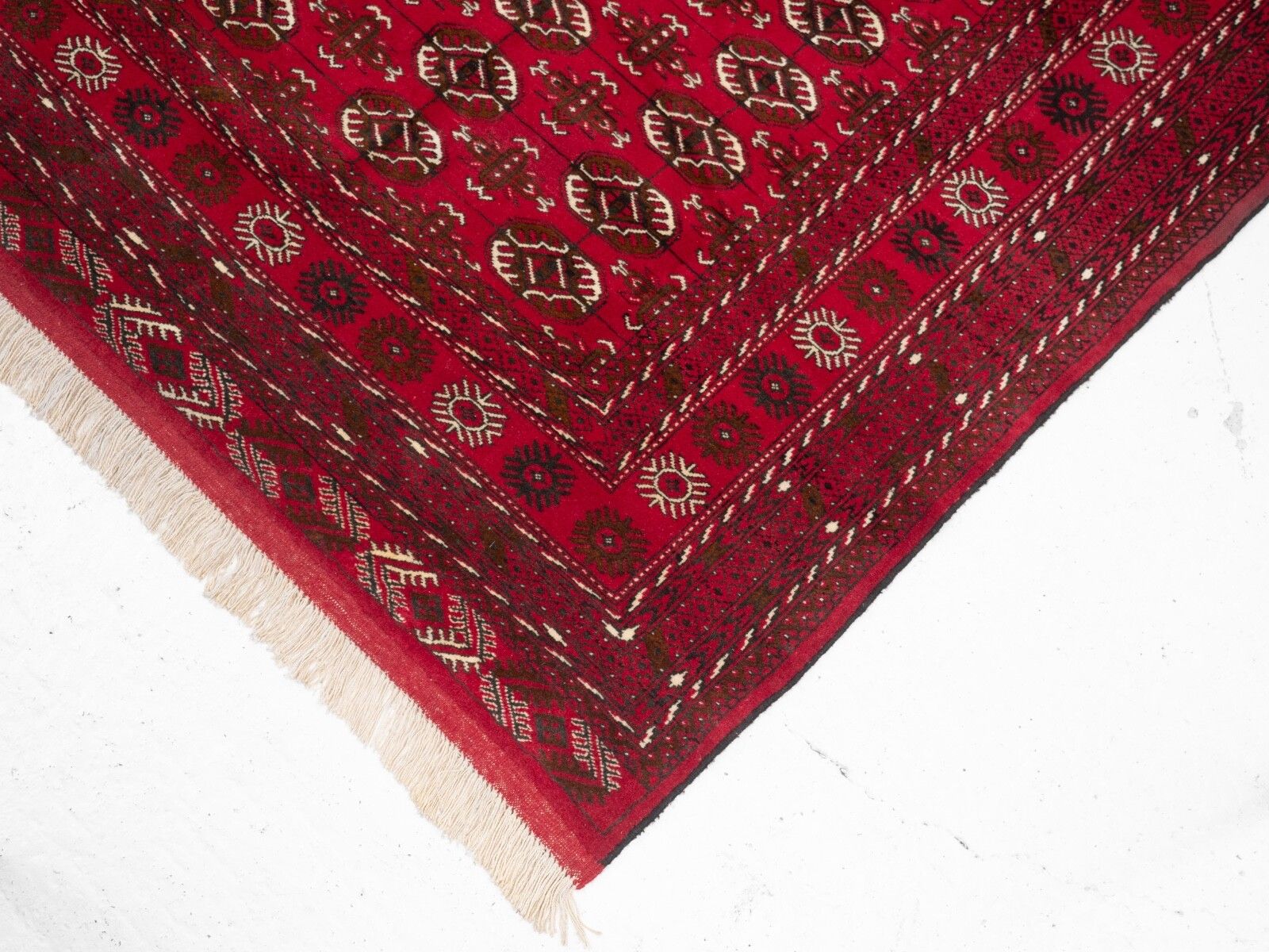 photo for sale Turkmen Tekke Handwoven Rug Mid Late C.20th 211 X 136 Cm (Oriental Turkomen)