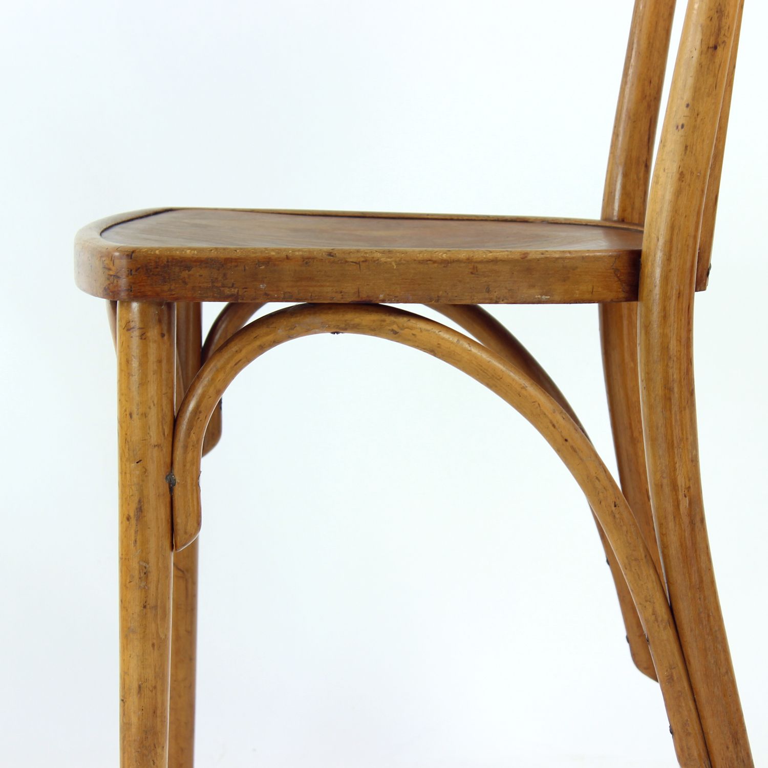 photo vintage Vintage Thonet Bentwood Oak Chair With Original Label, Czechoslovakia, 1920s