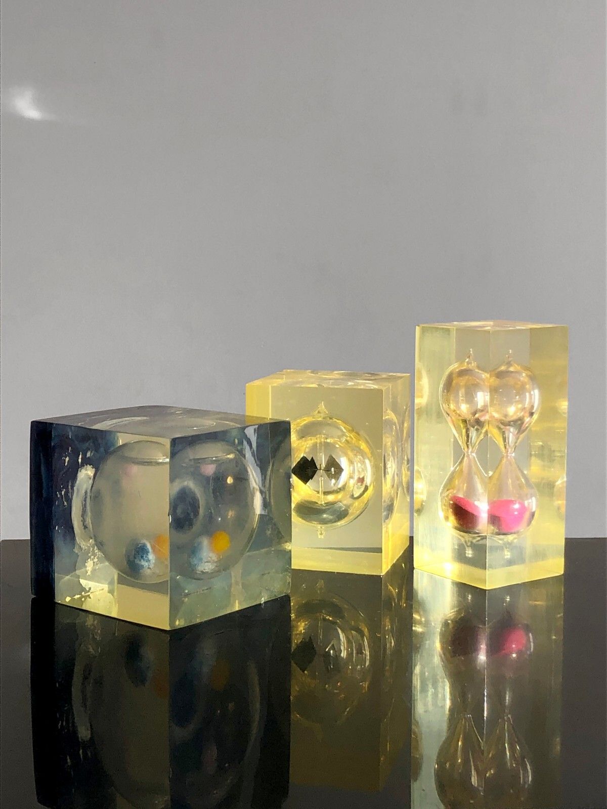photo vinterior 1970 Plexiglas Painting Op Art Lucite Kinetic Pop Hourglass Body