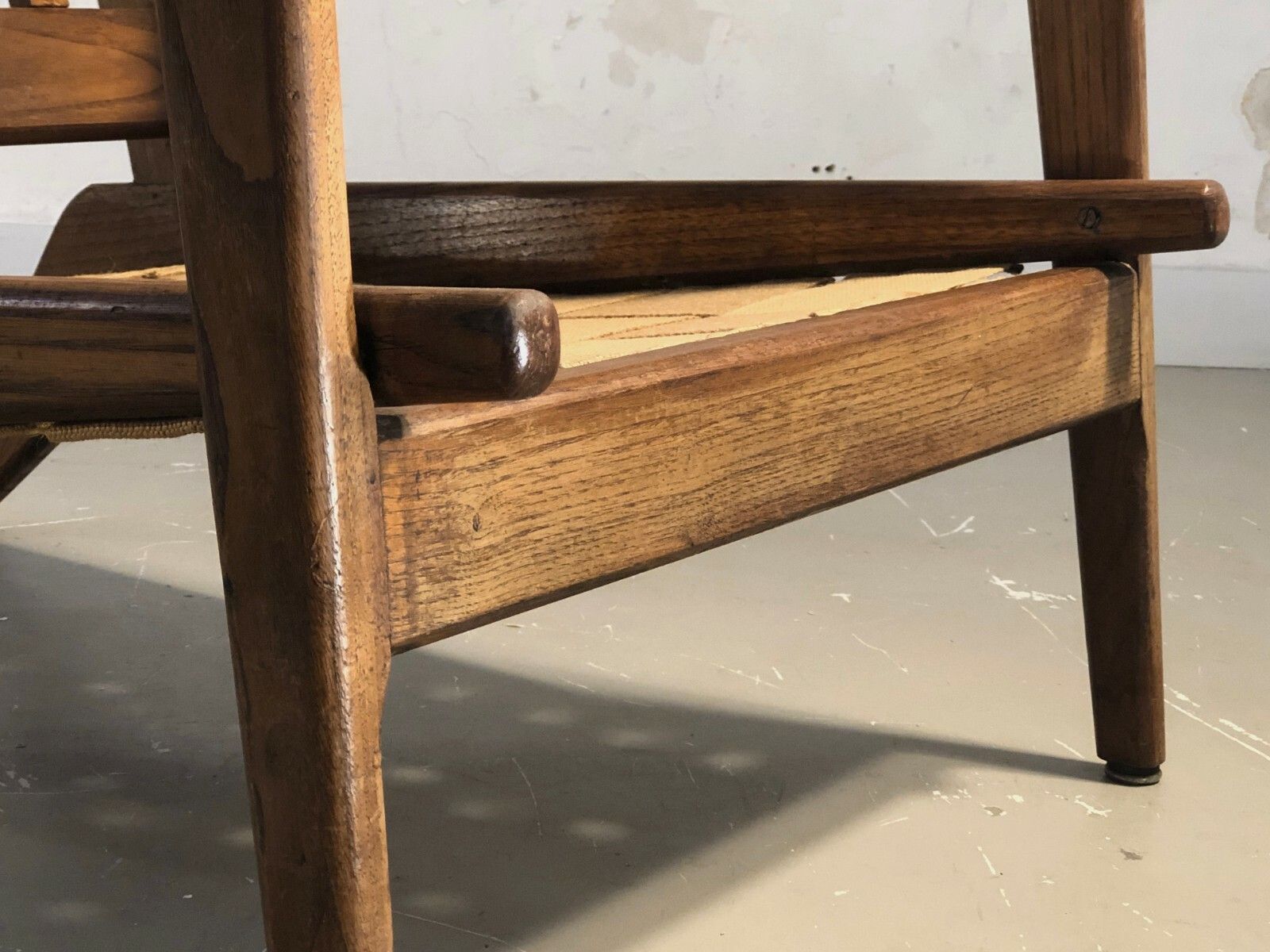photo furniture 1960 2 Modernist Chairs Reconstruction Bauhaus René Gabriel Guariche Chapo