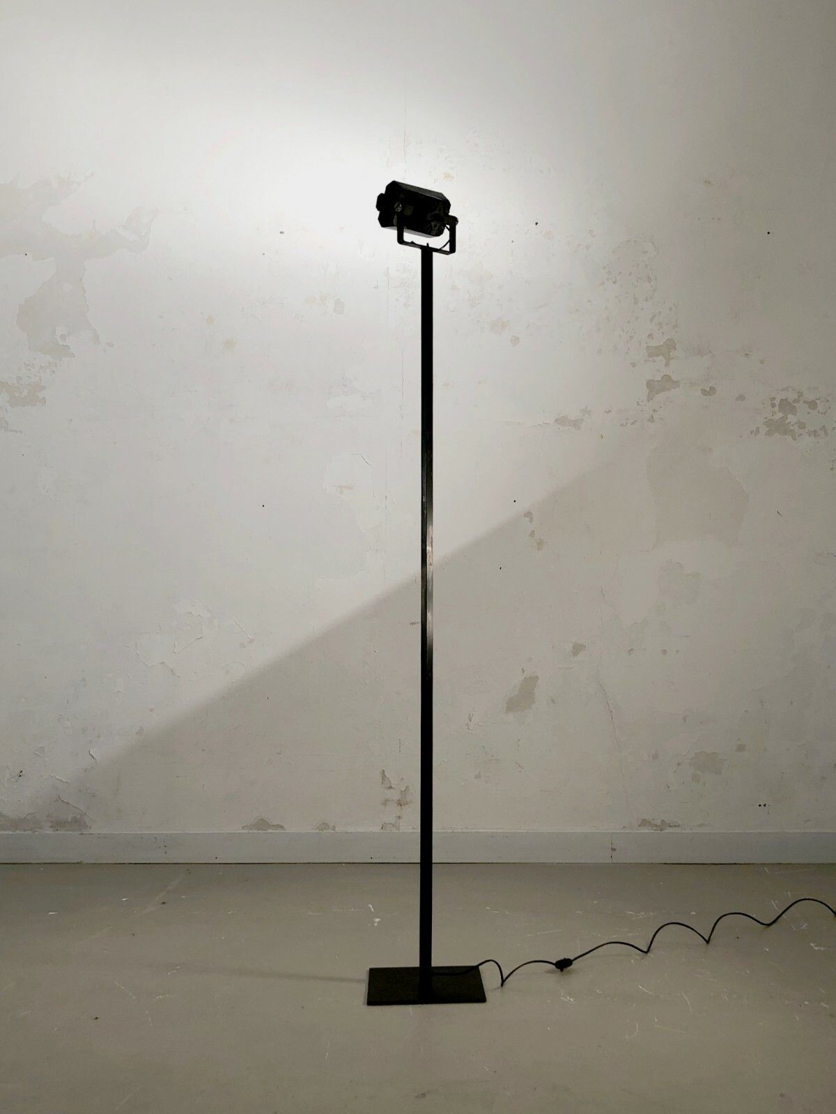 1980 1990 Lumess Postmodernist Lamp Memphis Minimal Radical Stilnovo photo vinterior