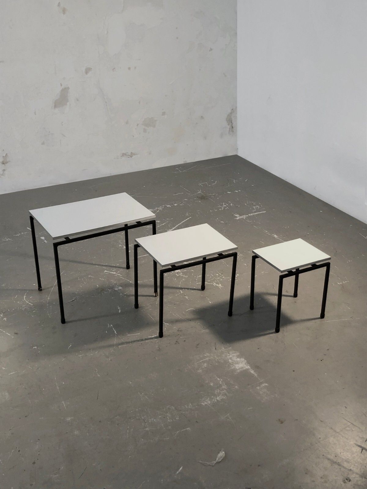 1950 3 Gigogne Modernist Bass Tables Guariche Arp Motte Alain Richard photo Furniture