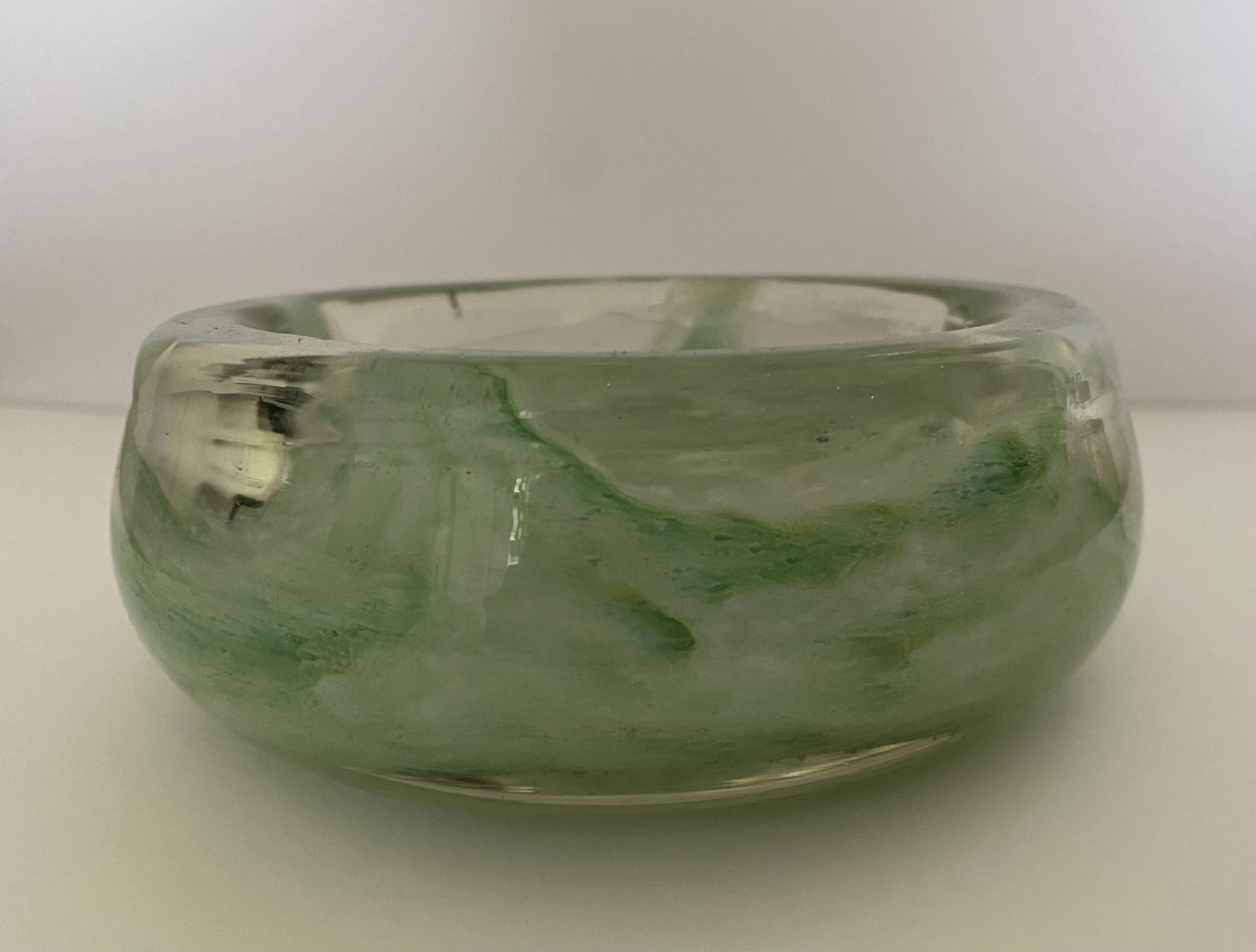 photo vinterior Nazeing, British Studio Art Glass, Mottled Green Bowl