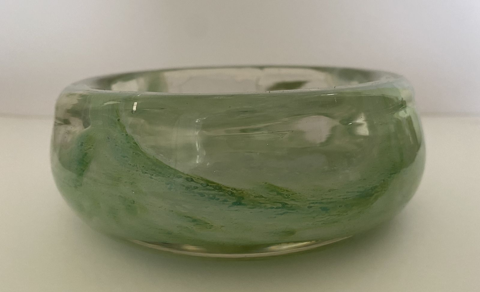 Nazeing, British Studio Art Glass, Mottled Green Bowl photo vinterior