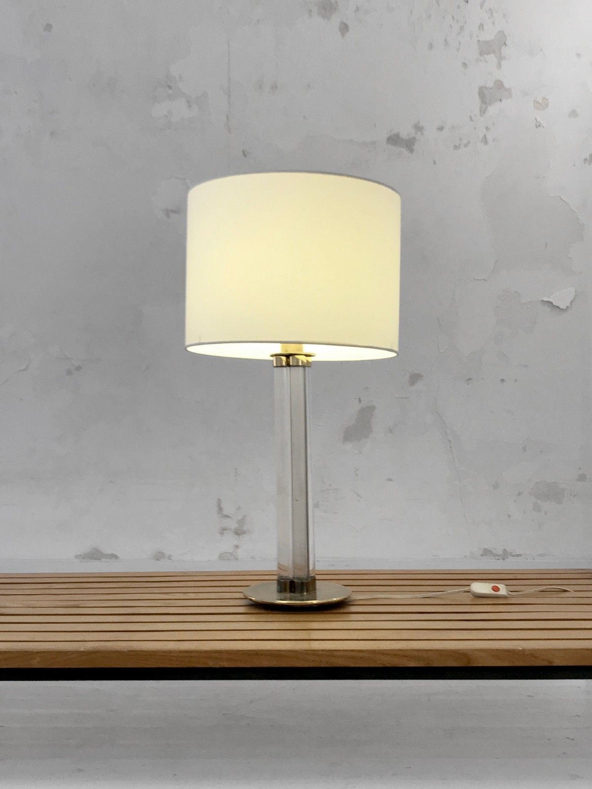 1970 Modernist Bauhaus Space Age Shabby Chic Plexiglas Lucite Lamp