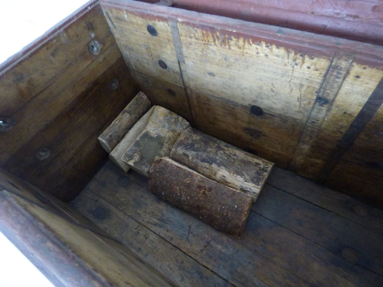 photo furniture Antique French Lead & Wood Compagnie La Fere 1865 Battalion Trunk Storage Box