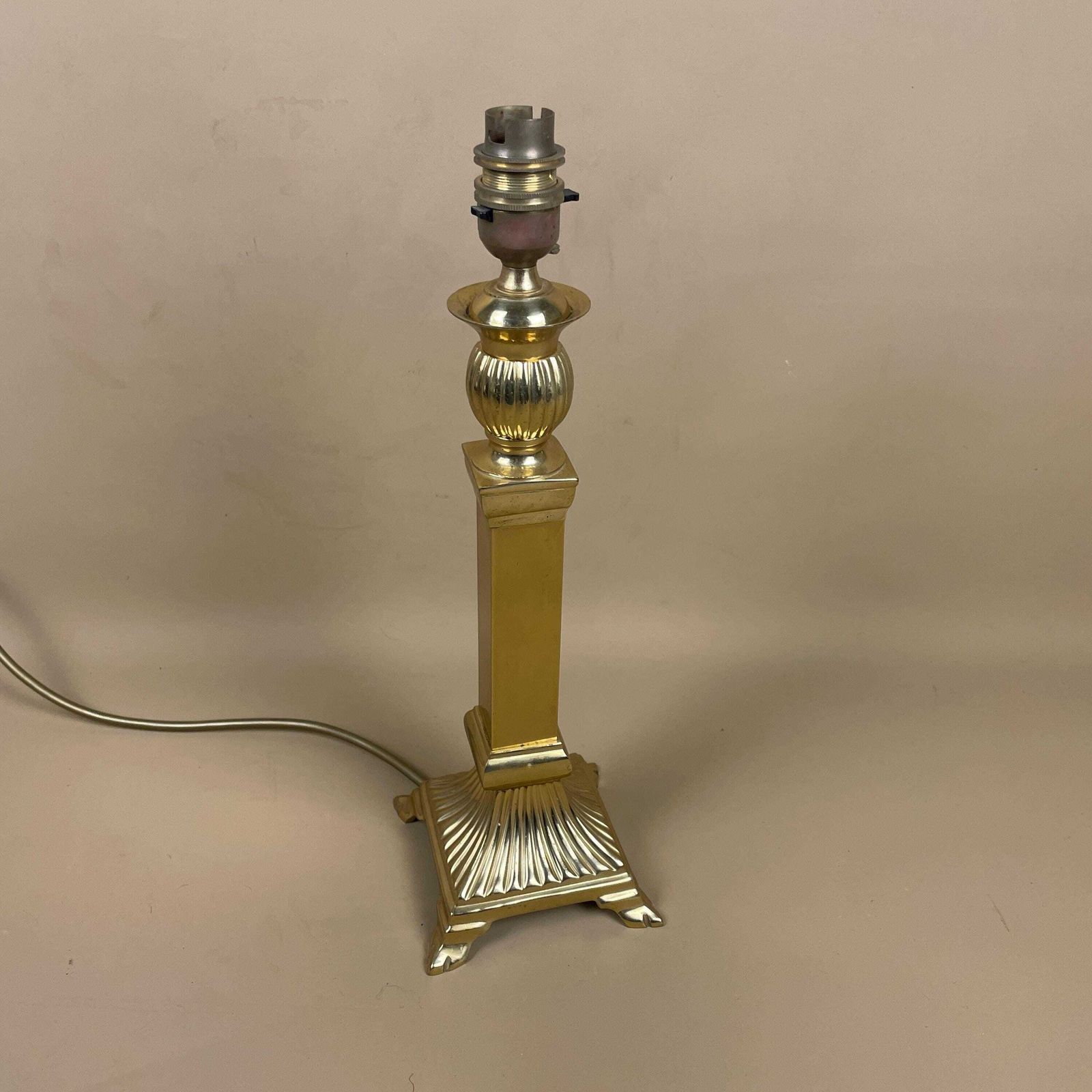 Antique Metal Gold Brass Lamp Light Ornate Patterned Vintage Square Pattern Bedside Side Desk Heavy 4 Feet Column Regency Classic