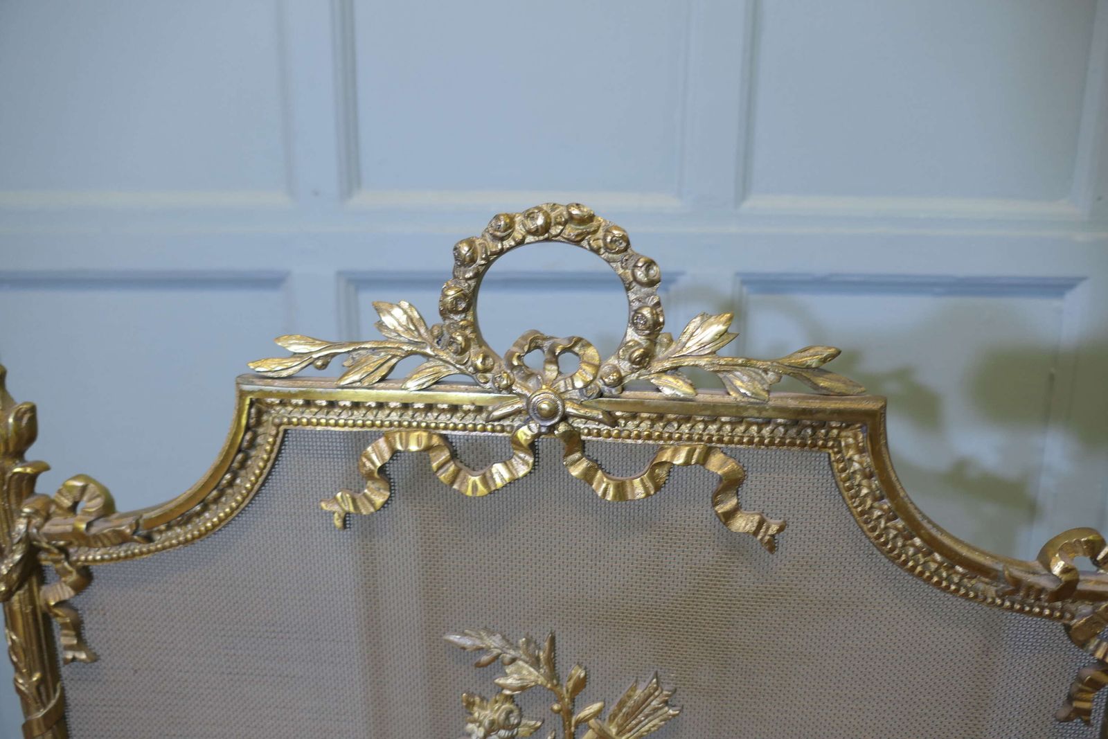 A Superb French Brass Rococo Fire Guard, Spark Screen photo vinterior