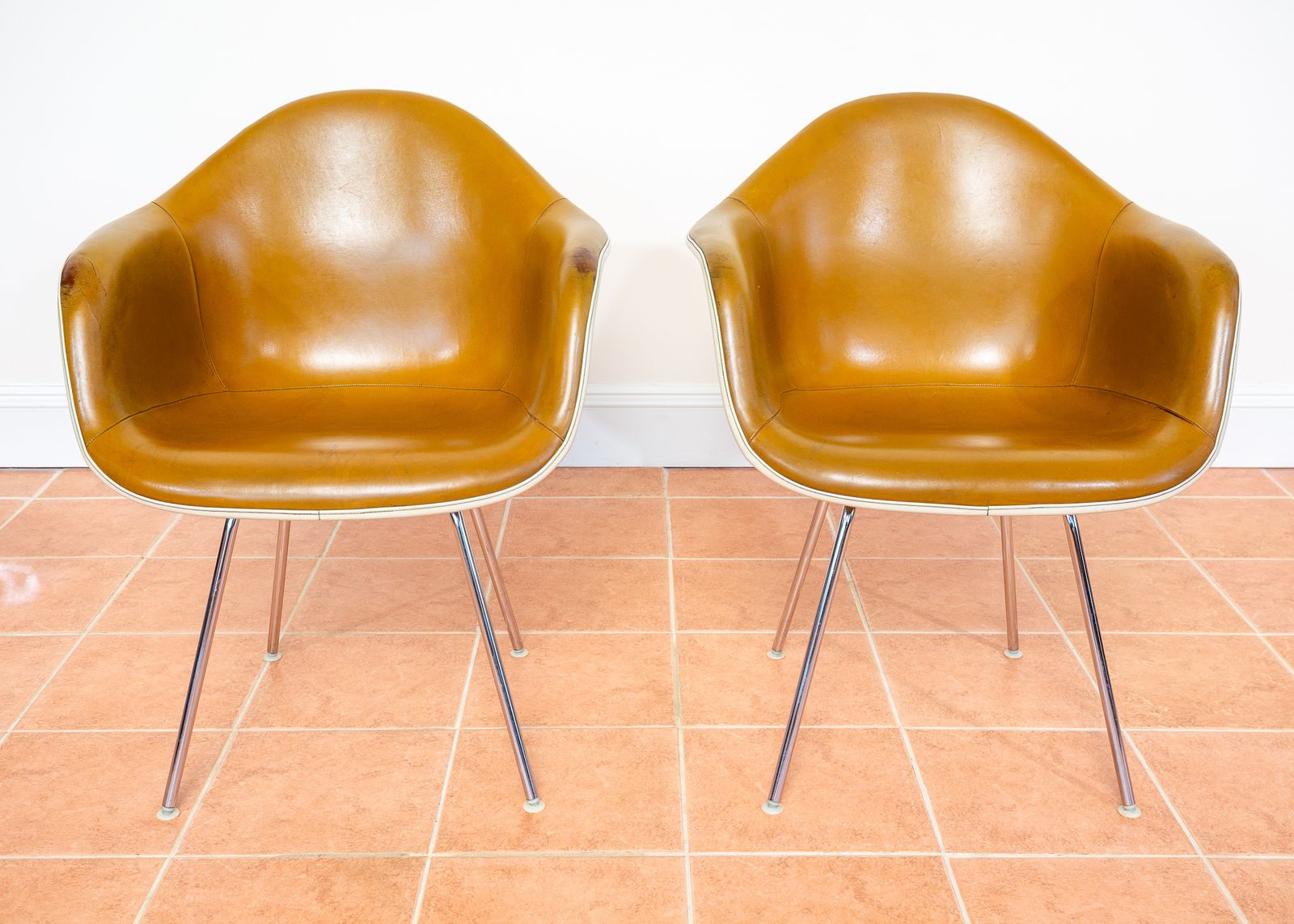 Pair Of Eames Herman Miller Dax Leather Armchairs Vitra 1960s Mcm Space Age Rope Edge Shell Bucket Vitra Caramel Leather Lounge Easy Dining Occasional photo Furniture