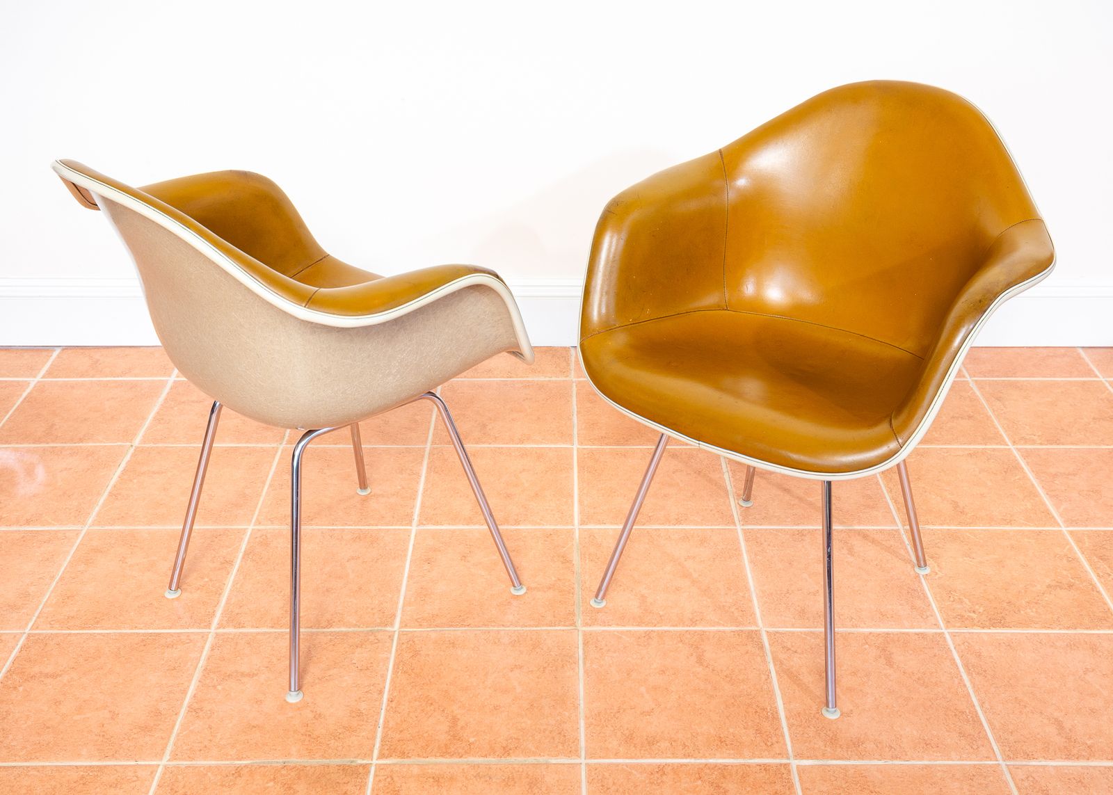 photo furniture Pair Of Eames Herman Miller Dax Leather Armchairs Vitra 1960s Mcm Space Age Rope Edge Shell Bucket Vitra Caramel Leather Lounge Easy Dining Occasional