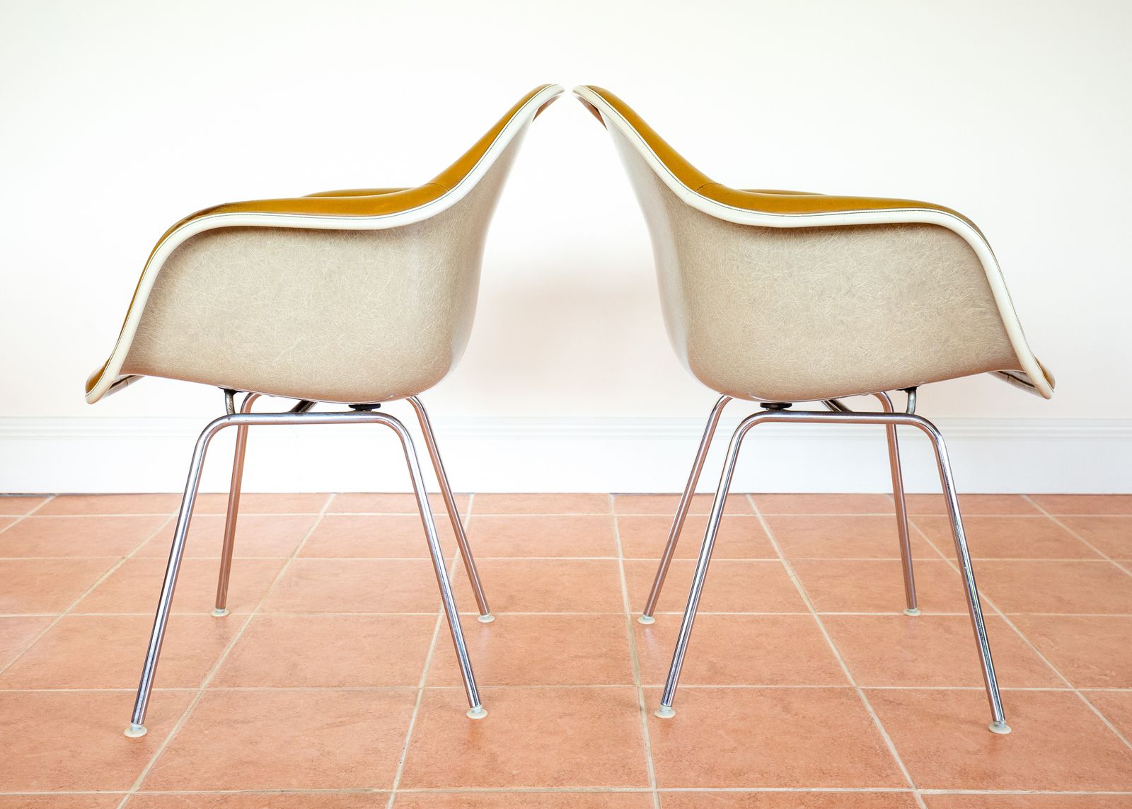 photo for sale Pair Of Eames Herman Miller Dax Leather Armchairs Vitra 1960s Mcm Space Age Rope Edge Shell Bucket Vitra Caramel Leather Lounge Easy Dining Occasional