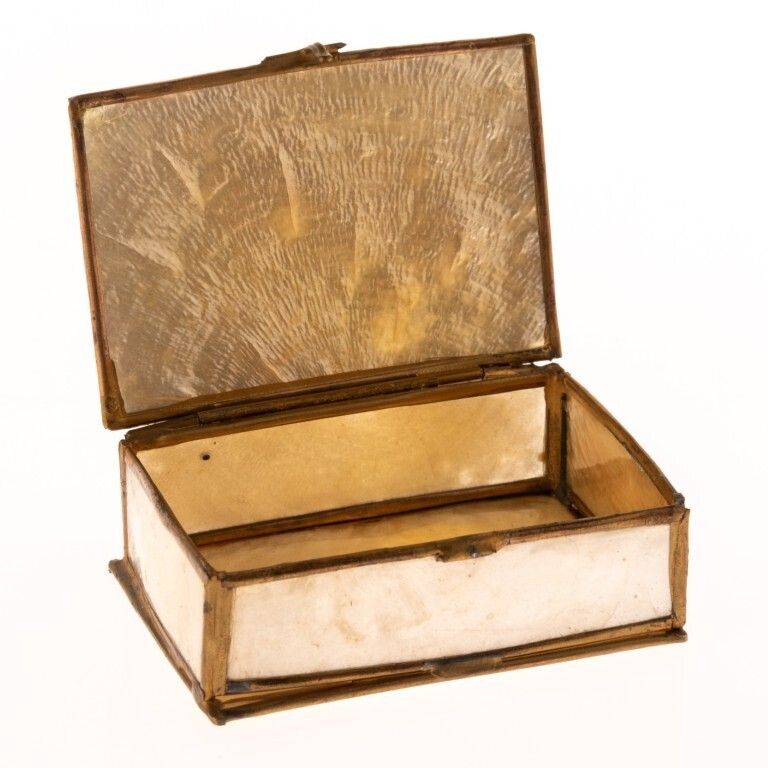 Antique Victorian Mother Of Pearl Pill Or Snuff Box 19th Century photo for sale