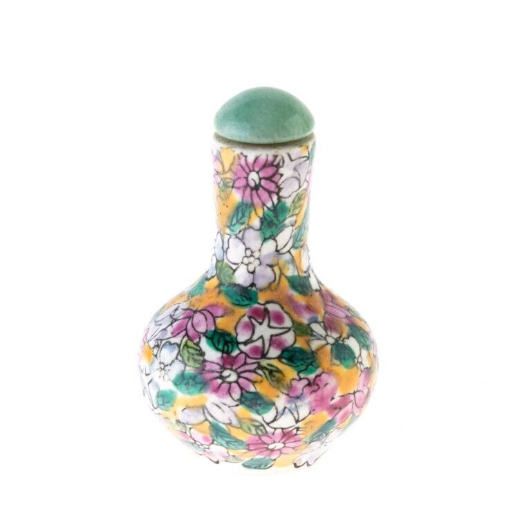 Chinese Hand Painted Famille Rose Porcelain Snuff Bottle With Jade Top