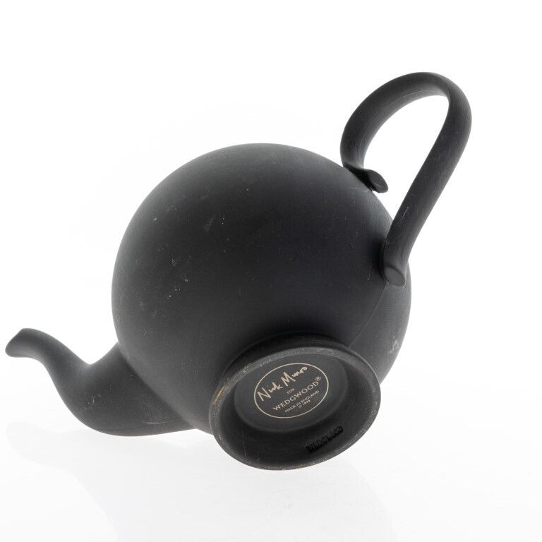 Nick Munro For Wedgwood Black Basalt Jasperware Ceramic Porcelain Teapot photo vinterior