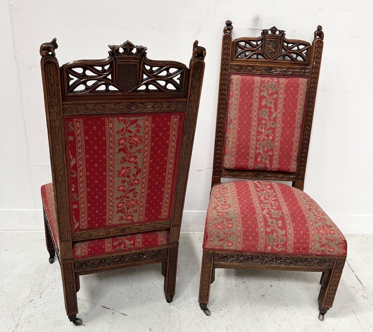 photo vintage Pair Of Gothic Style Walnut Lounge Chairs, 19th Century