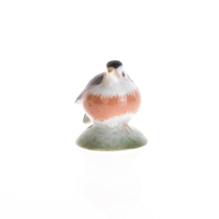Royal Copenhagen Danish Porcelain Bird Fat Robin Figure Designed By Platen Hallermundt Model 2238