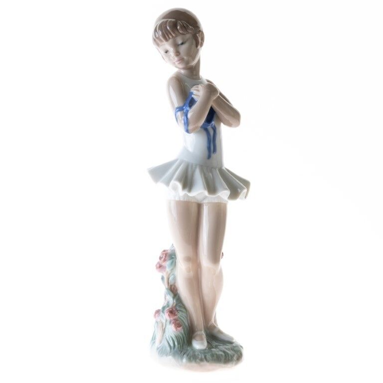 Nao By Lladro Fine Porcelain Sculpture Of A Ballerina