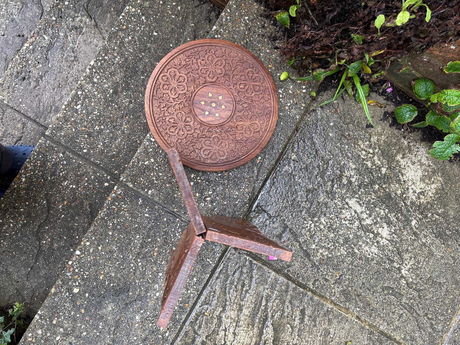photo furniture Vintage Carved Wood Indian Table, Fabulous Table Top Carved Detail. Folding Vintage Table. Vintage Plant Stand. Small Vintage Wooden Table.