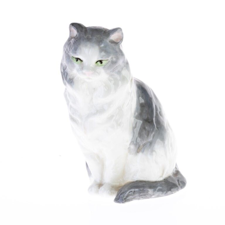 Royal Worcester Hand Painted Fine Porcelain Long Haired Cat Figure By Freda Doughty