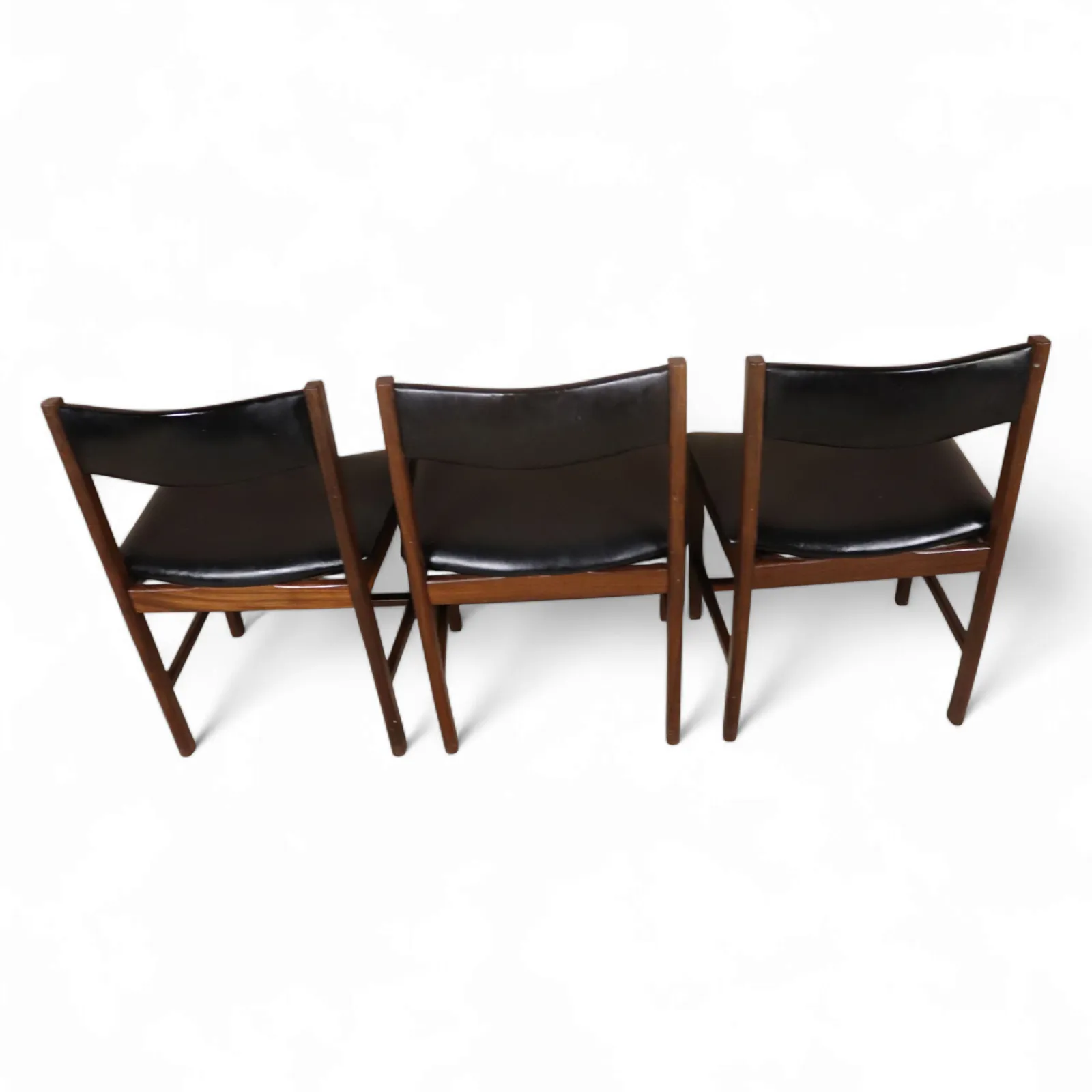 photo vinterior Set Of Six Mid Century Teak Archie Shine Black Leather Upholstered Dining Chairs