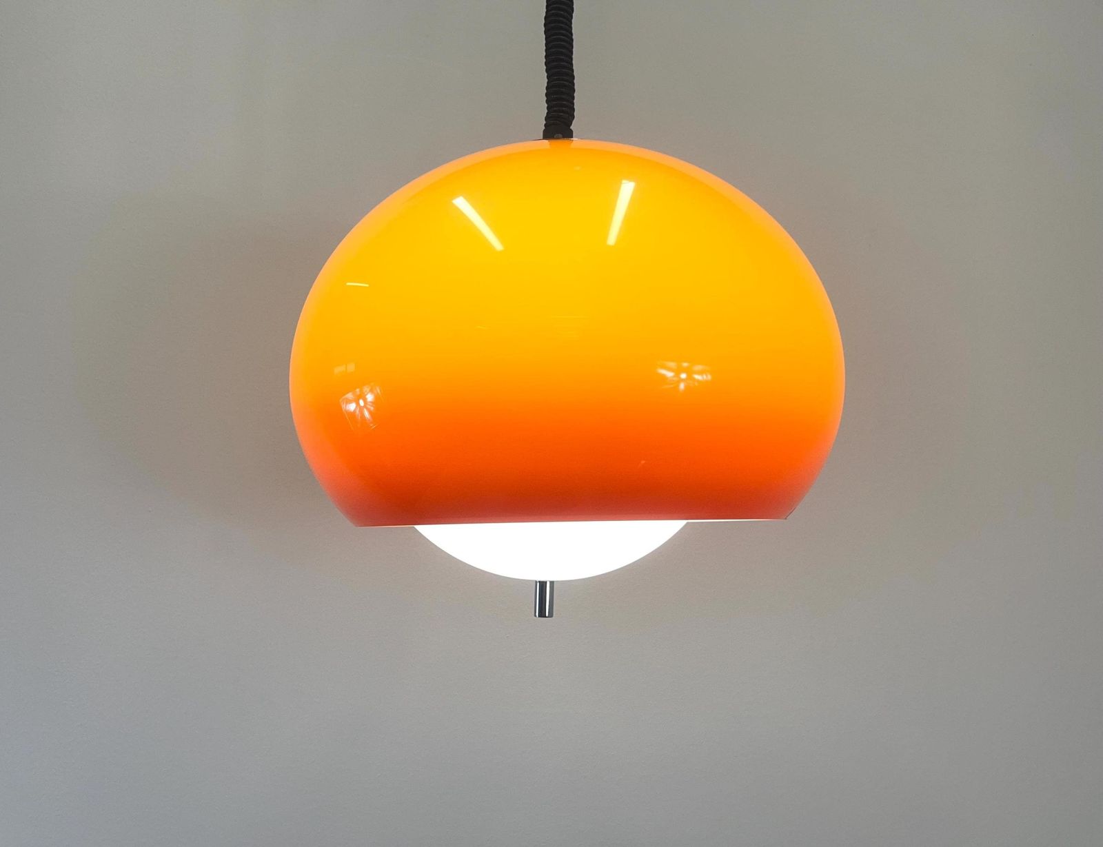 Space Age Meblo Lamp / Orange Pendant Lamp / Meblo Yugoslavia 70s / Ball Lamp / Futuristic Ceiling Light / Adjustable Lamp photo vintage