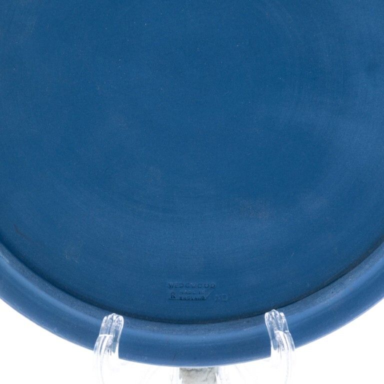 Wedgwood Portland Blue Jasperware Ceramic Porcelain 2010 Year Wall Plaque photo vinterior