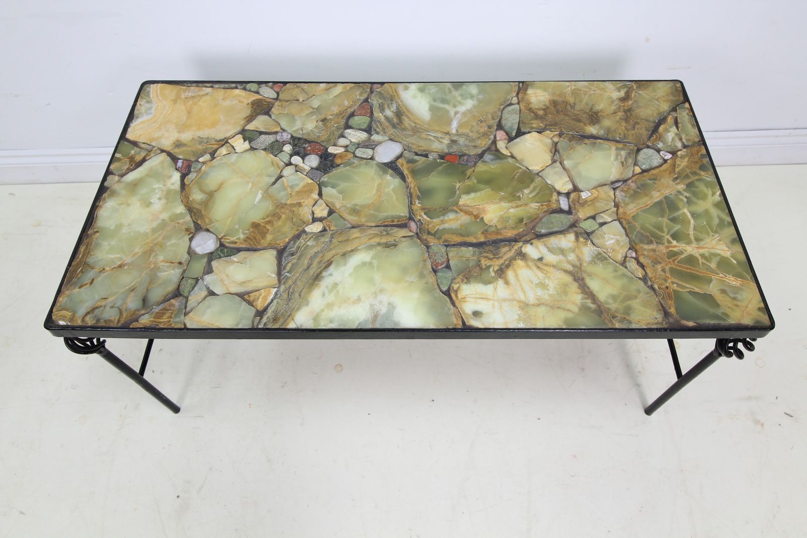 photo furniture Attractive Stone Top Coffee Table On Metal Feet   Unusual