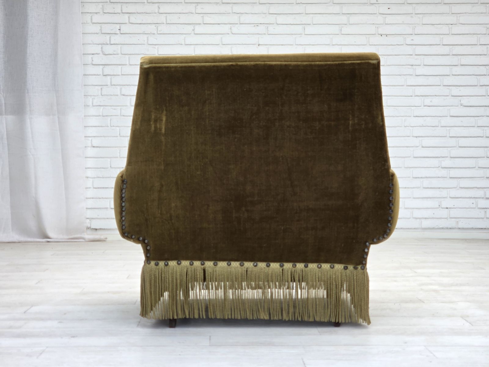 Jaren 1970, Deense Fauteuil, Groen Meubelvelours, Essen Houten Poten. photo vinterior