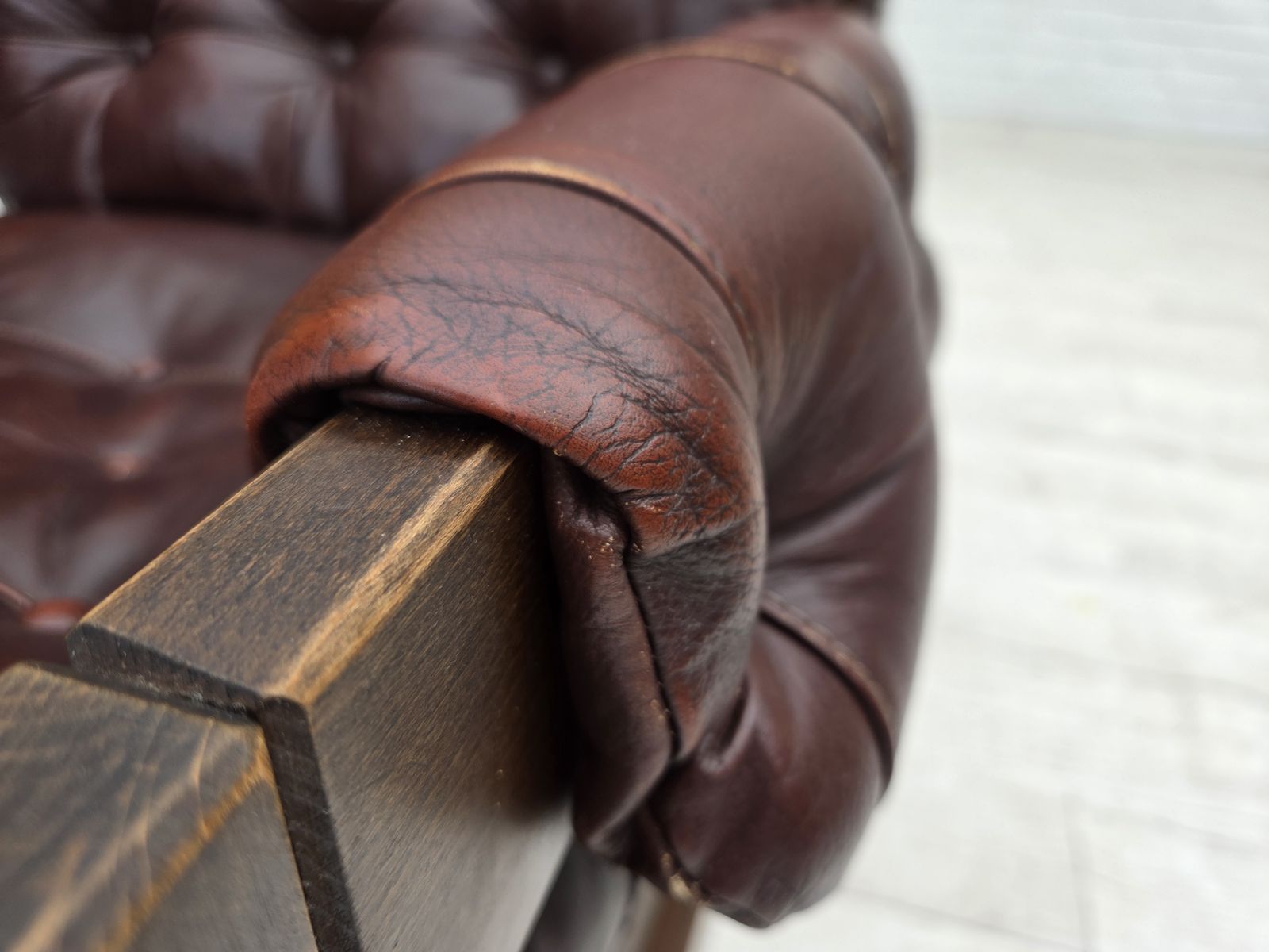 photo vinterior 1970s, Scandinavian Armchair, Brown Furniture Leather, Dark Beech Wood.