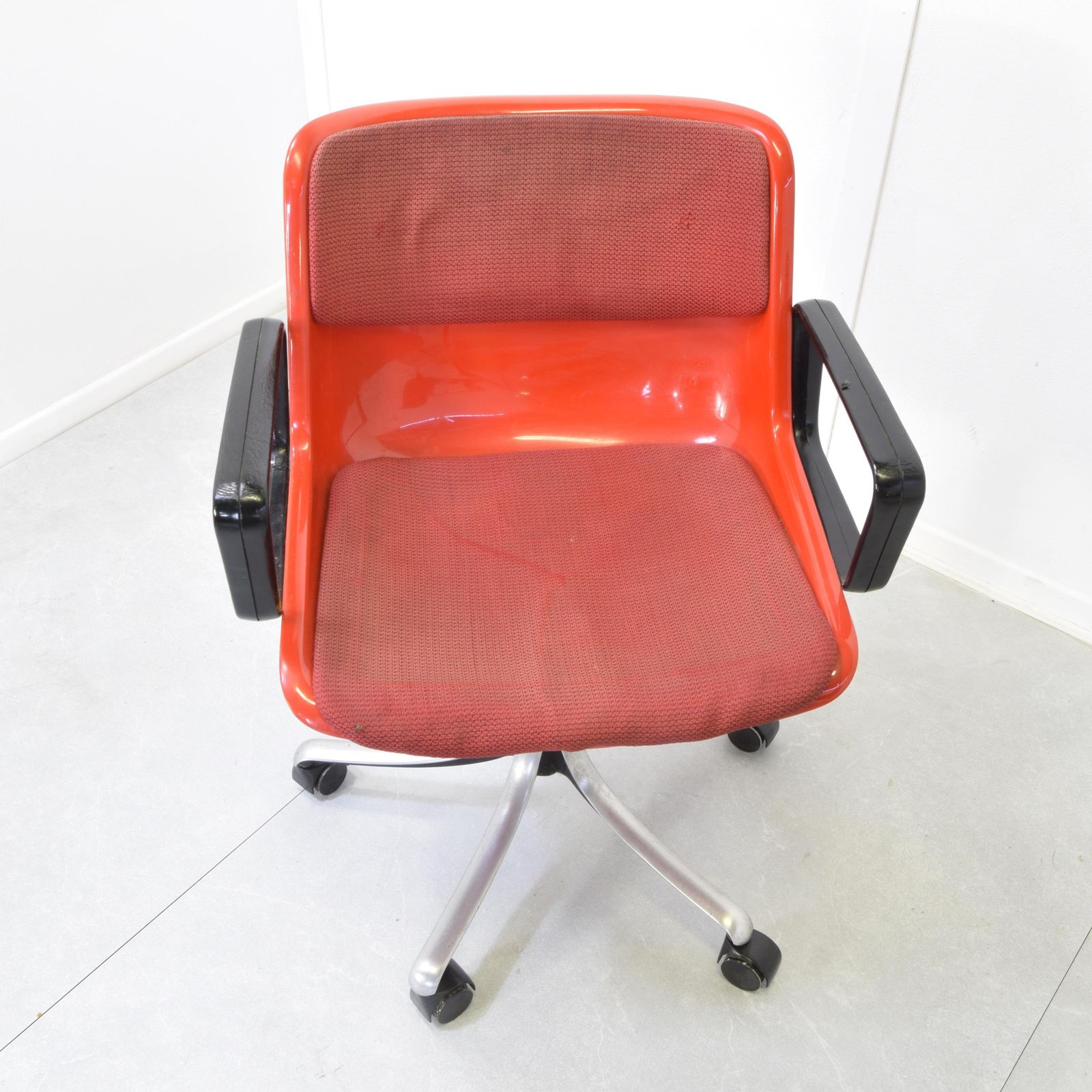 photo furniture Osvaldo Borsani Tree Chairs Mod. Modus For Tecno 1970s.