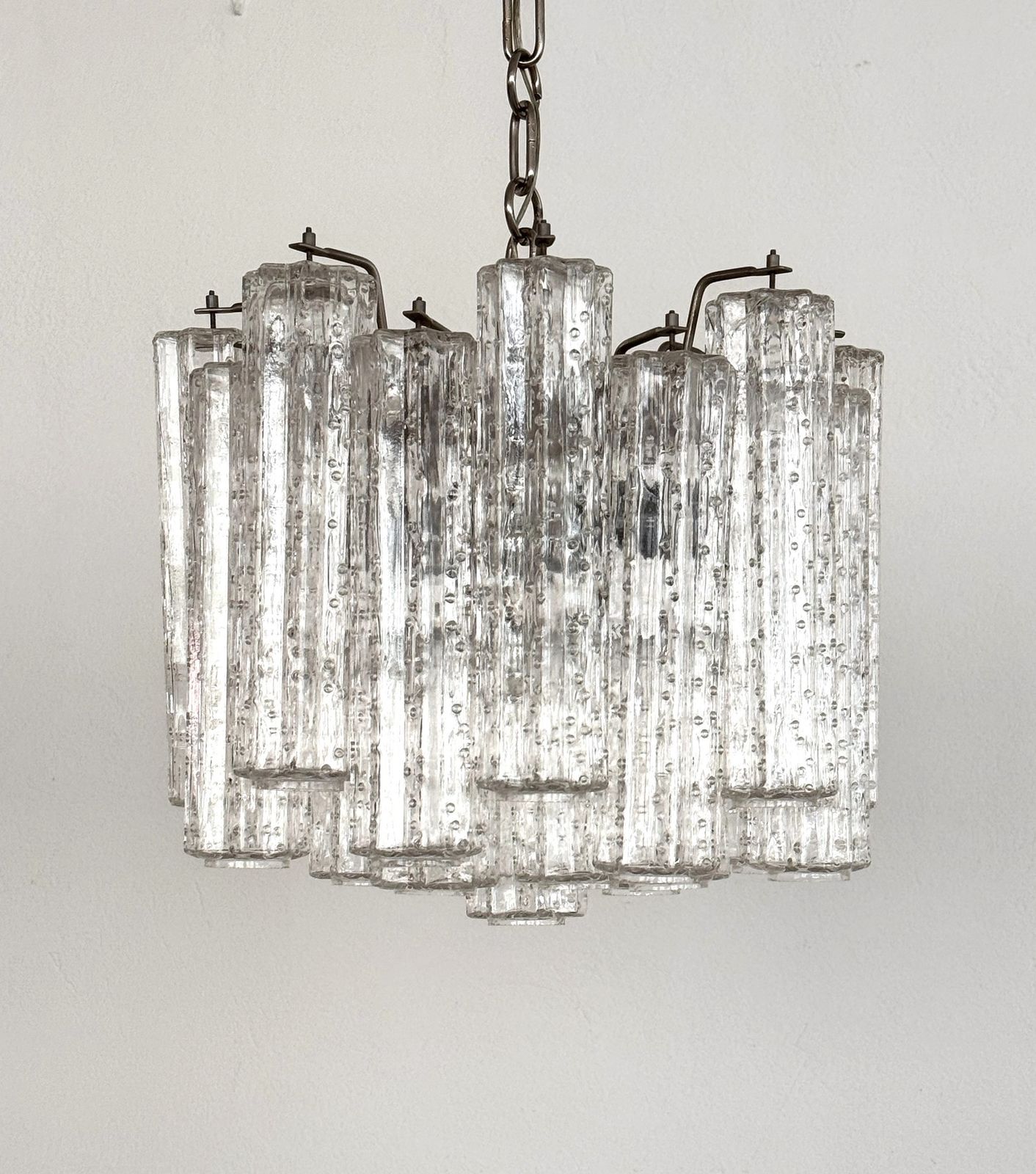 Italian Midcentury Murano Glass Chandelier With 24 Glass Tubes, 1960s photo vinterior